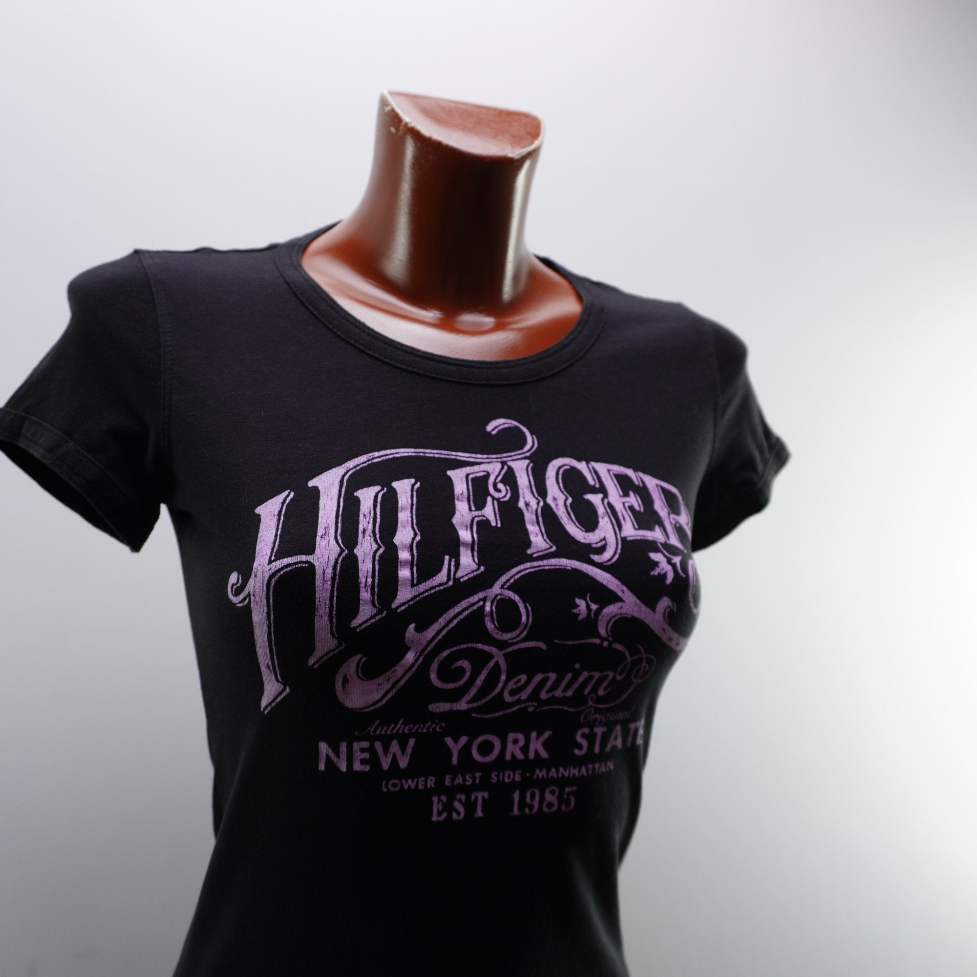 Camiseta de Manga Corta Tommy Hilfiger para Mujer - Negra, S, Usada en Muy Buen Estado