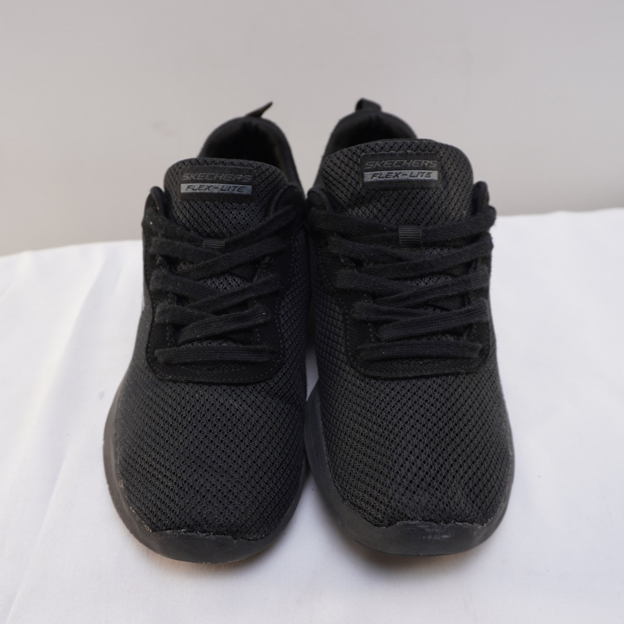 Zapatillas Skechers para Mujer Usadas - Negro, Talla 38