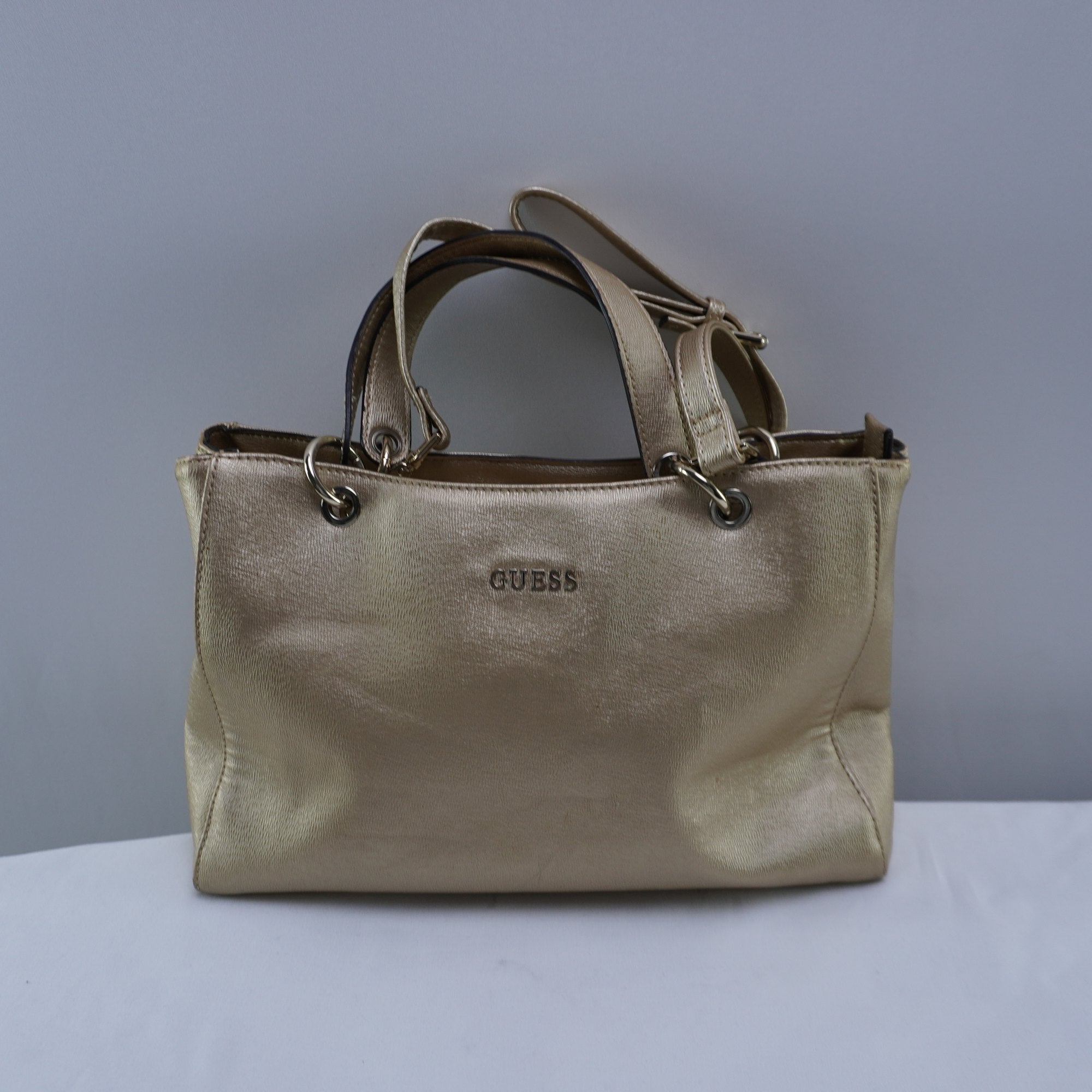 Bolso Baguette Guess para Mujer Usado - Dorado, Muy Buen Estado