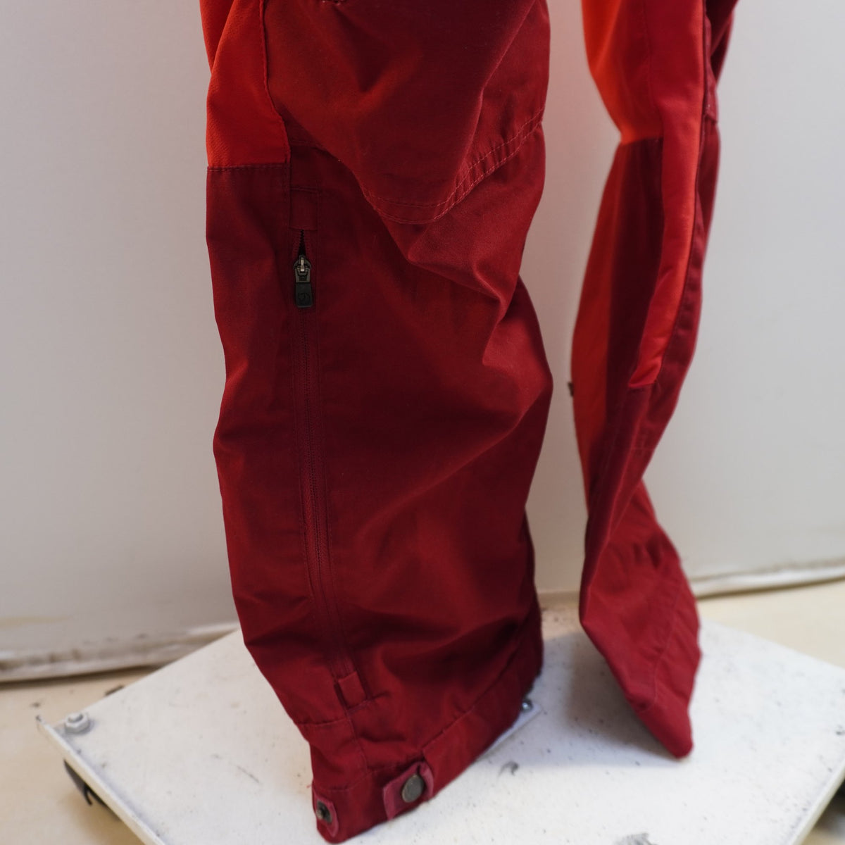 Pantalones tipo Cargo Fjallraven para Mujer Usados - Rojos, L