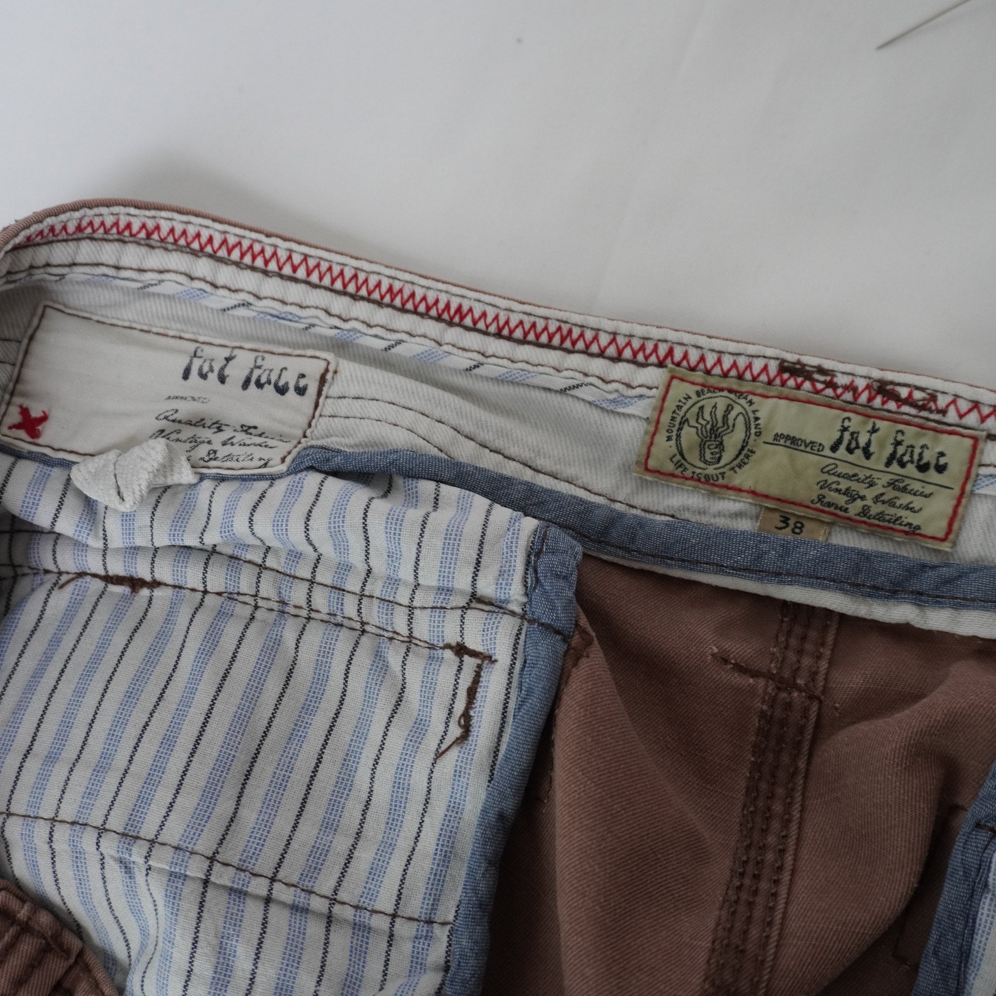 Pantalones Cortos Cargo Fat Face para Hombre - Marrón, XL, Usados en Muy Buen Estado