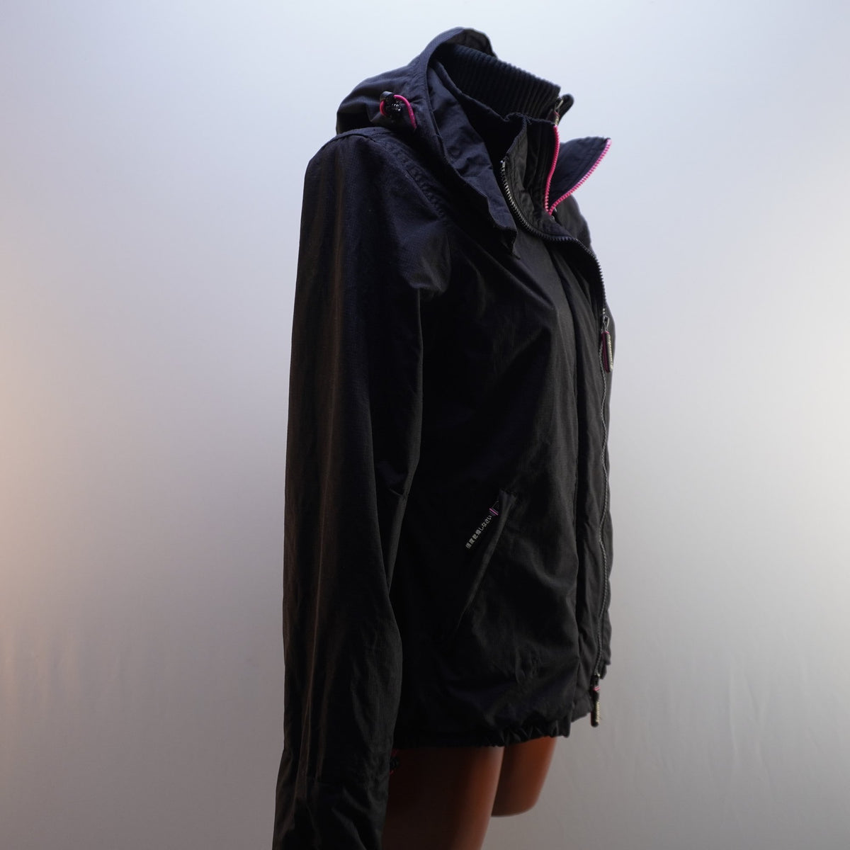 Parka Superdry para Mujer Usada - Negra, M