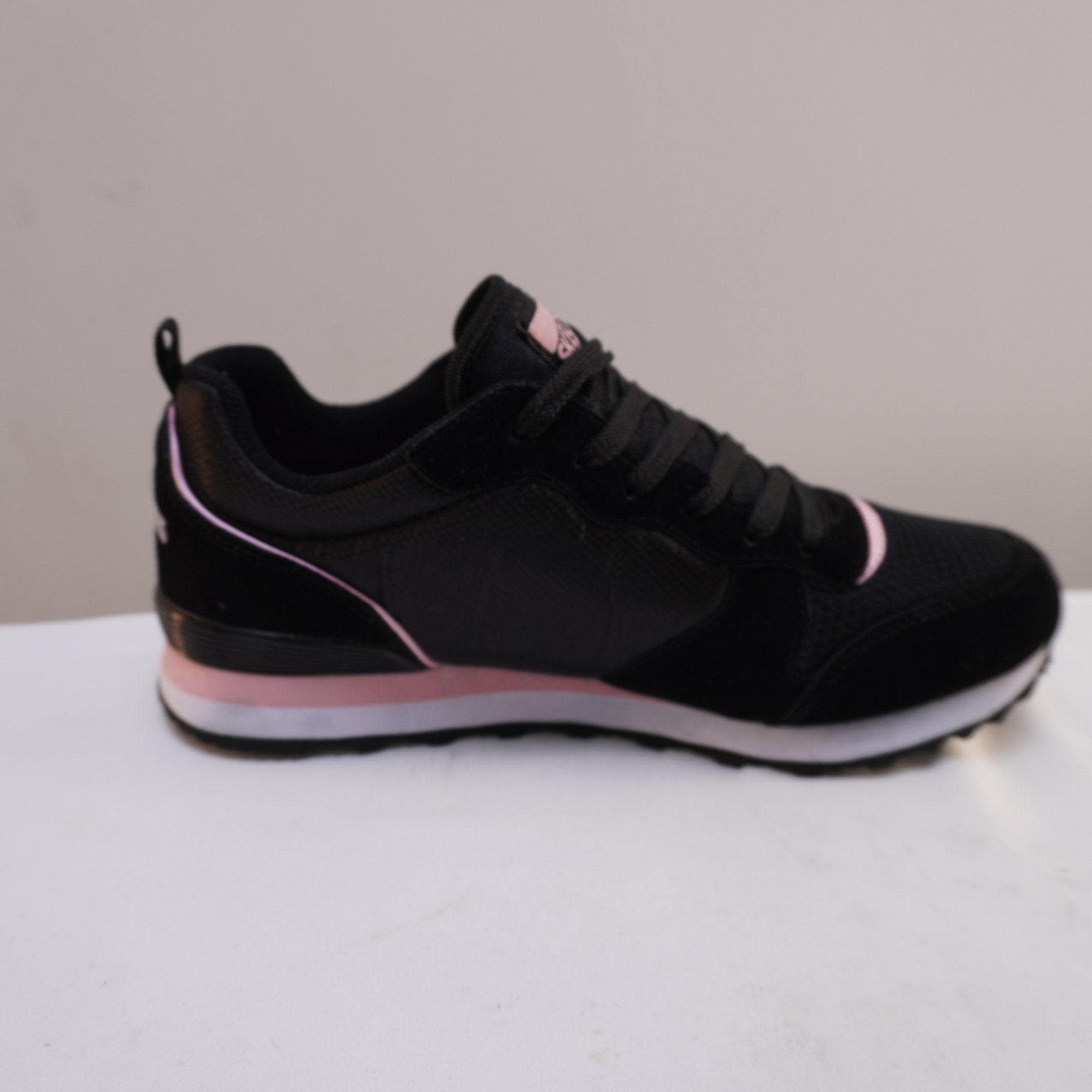 Zapatillas Skechers para Mujer Nuevas - Negros, Talla 39