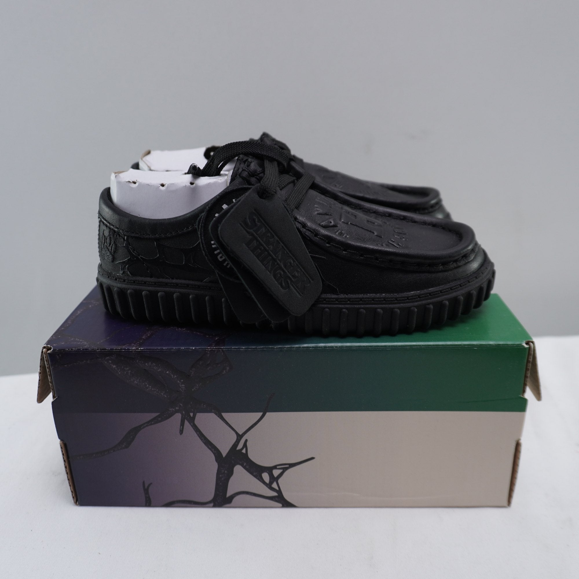 Zapatillas Clarks para Niños Usadas - Negro, Talla 28.5