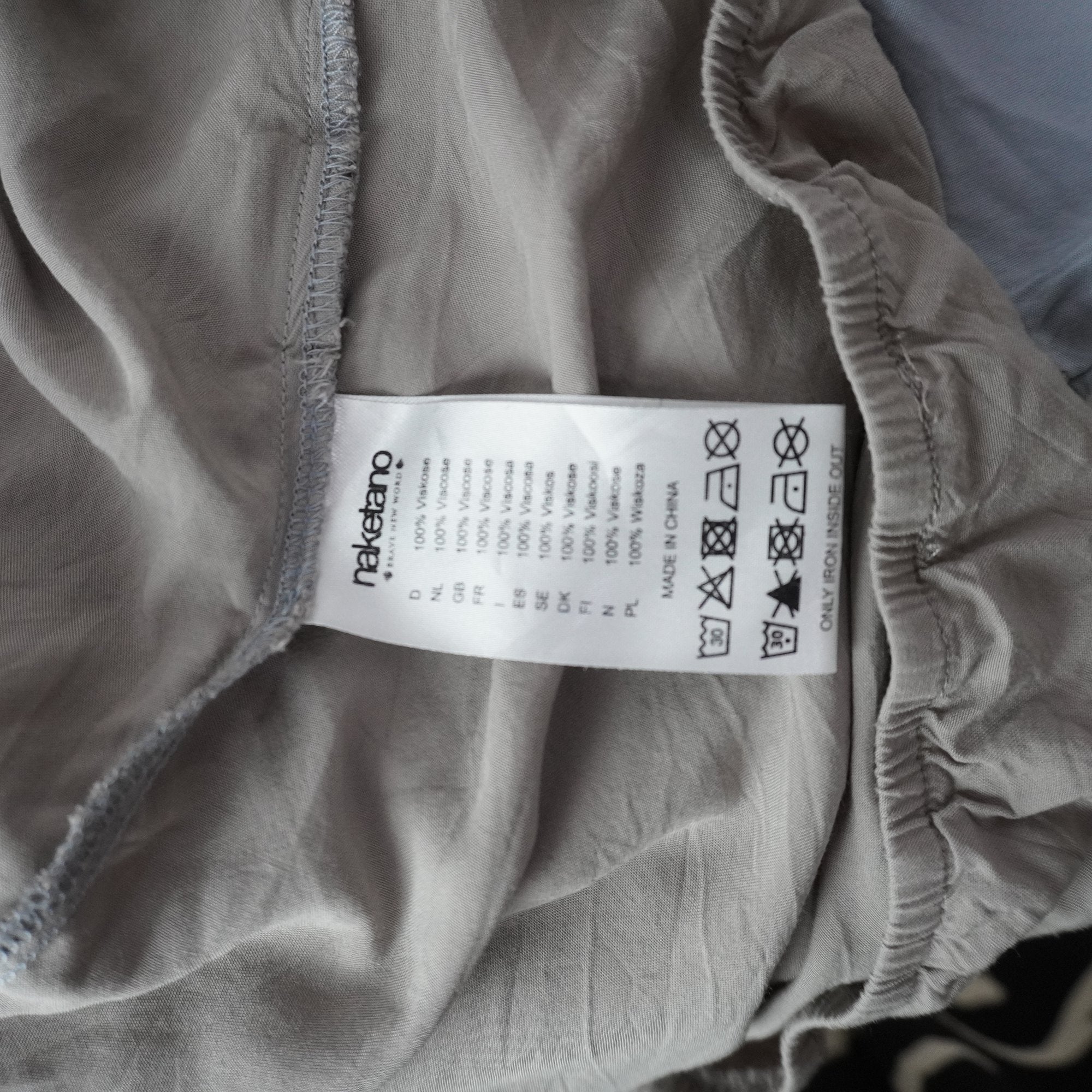 Camiseta Naketano para Mujer Usada - Gris, L