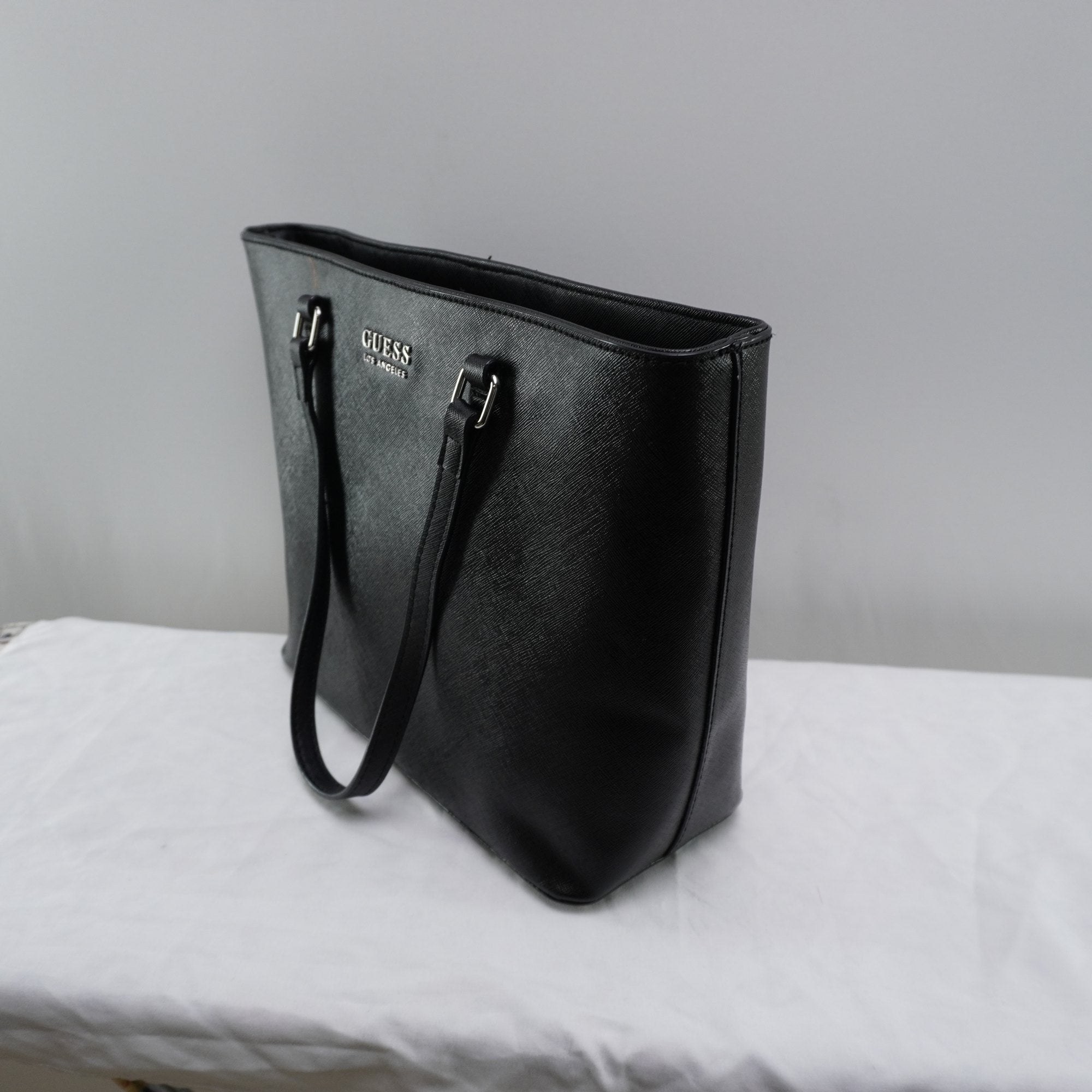 Bolso Baguette Guess para Mujer Usado - Negro, Excelente Estado