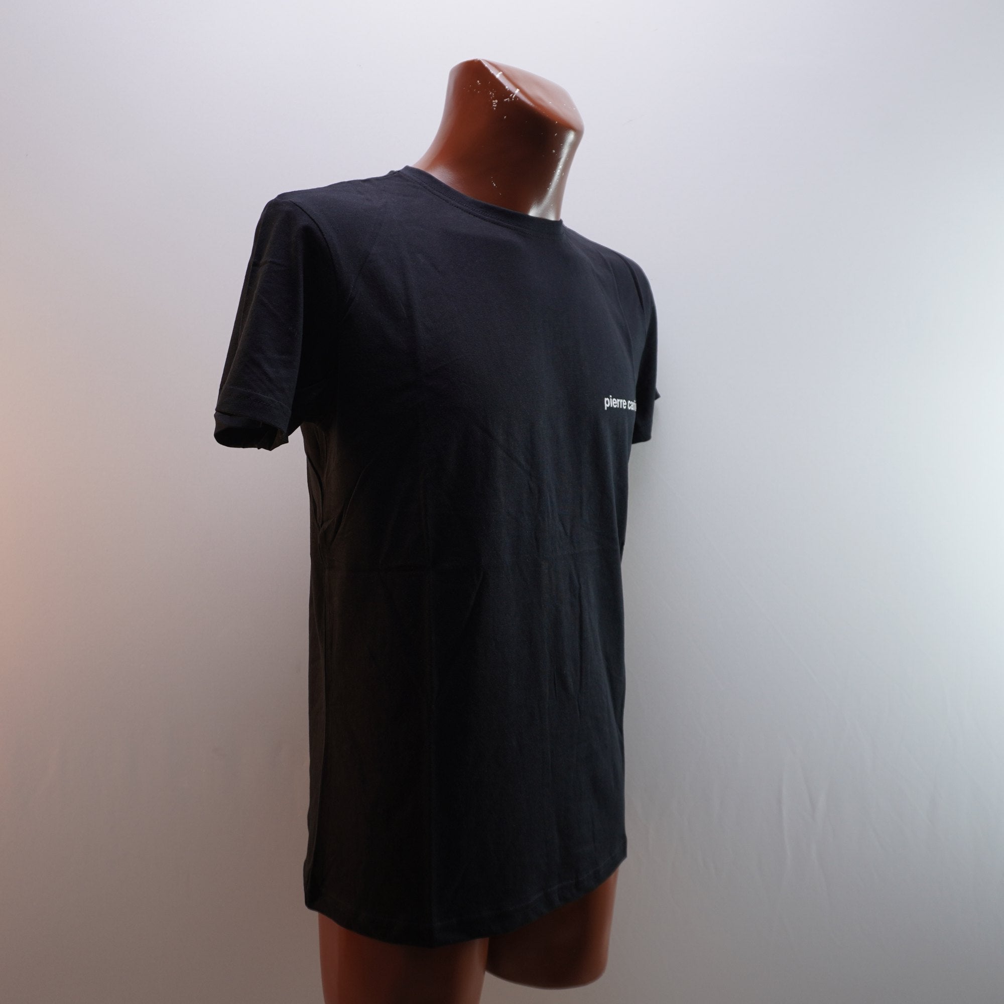 Camiseta Deportiva Pierre Cardin para Hombre Usada - Negra, M