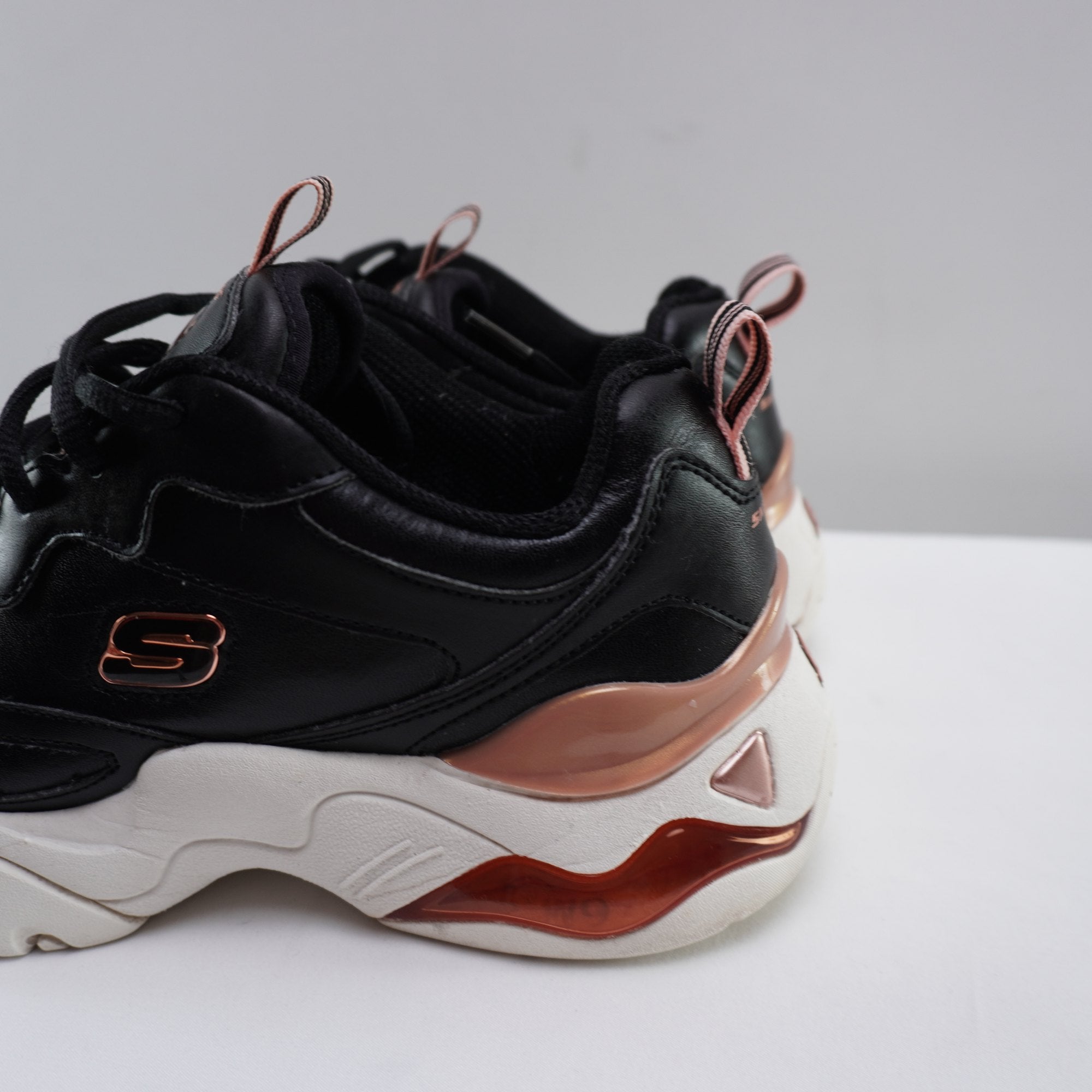 Zapatillas Skechers para Mujer Usadas - Negro, 39