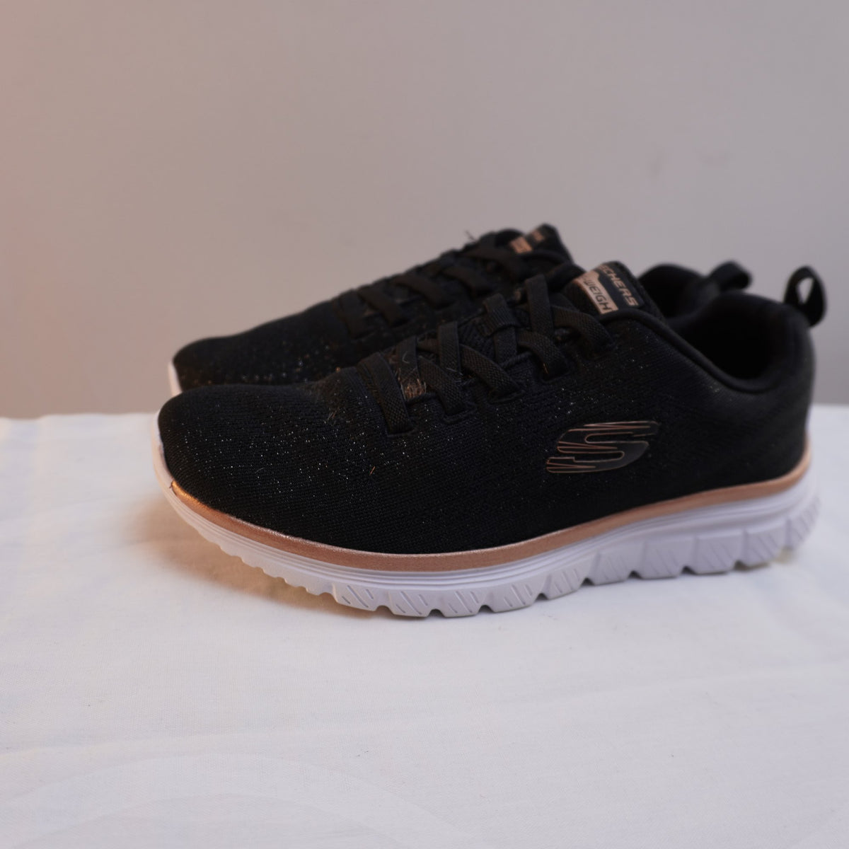 Zapatillas Skechers para Mujer Usadas - Negro, Talla 37