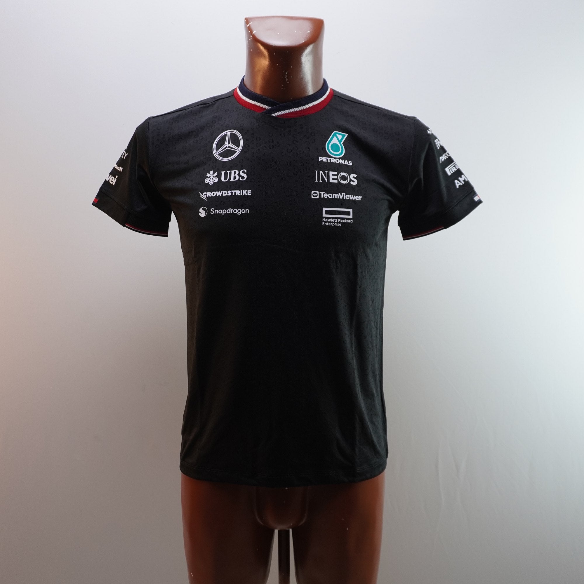 Camiseta de Manga Corta Mercedes para Hombre Usada - Negra, S