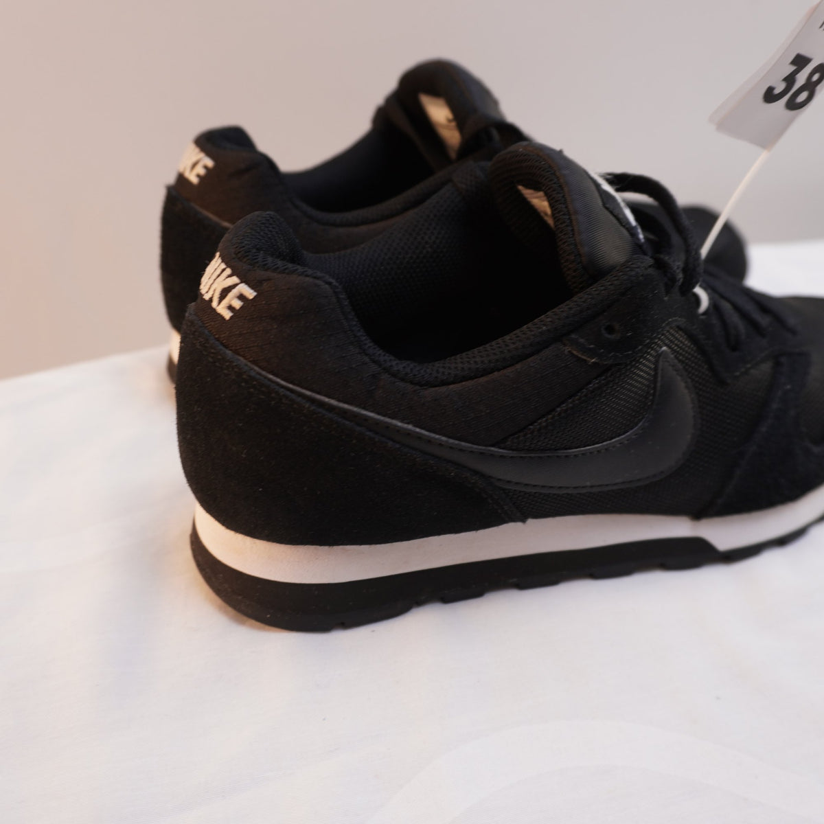 Zapatillas Nike para Mujer Usadas - Negro, Talla 38