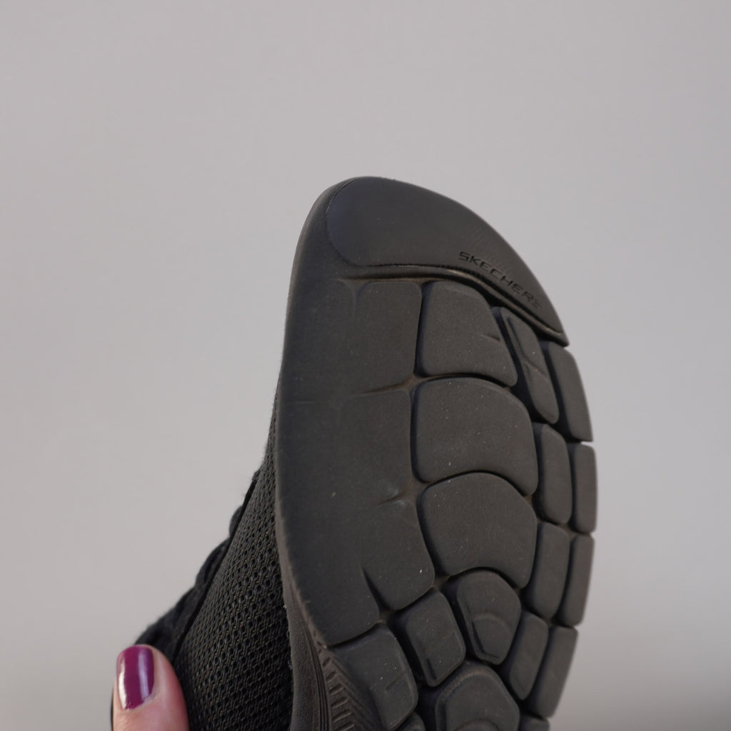 Zapatillas Skechers para Mujer Usadas - Negro, Talla 38