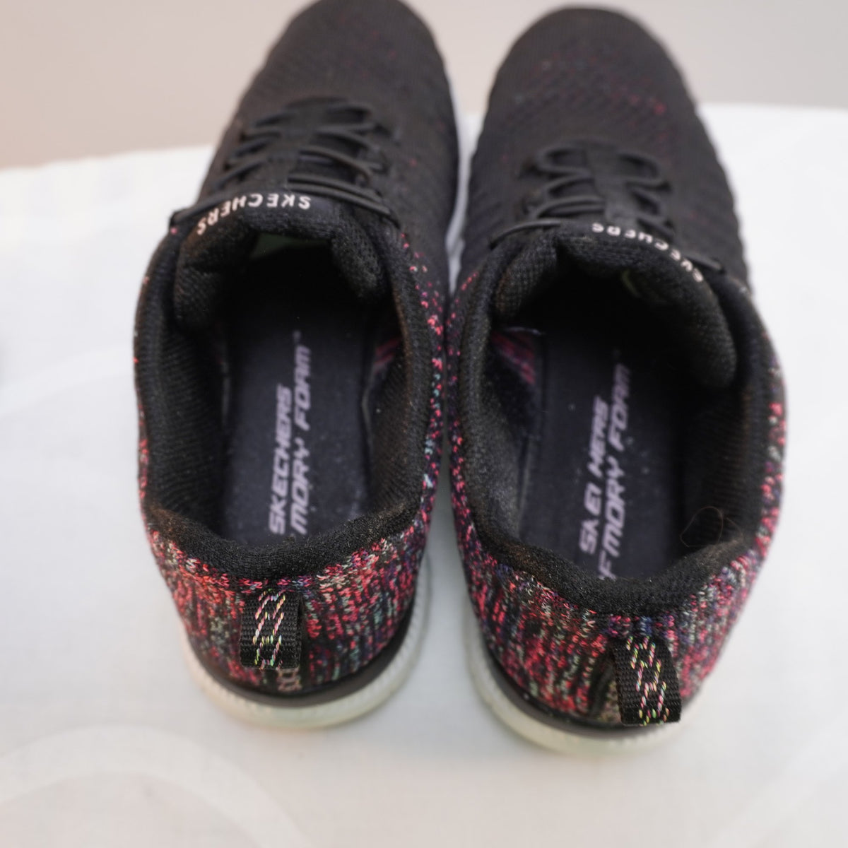 Zapatillas Skechers para Mujer Usadas - Negro, Talla 38