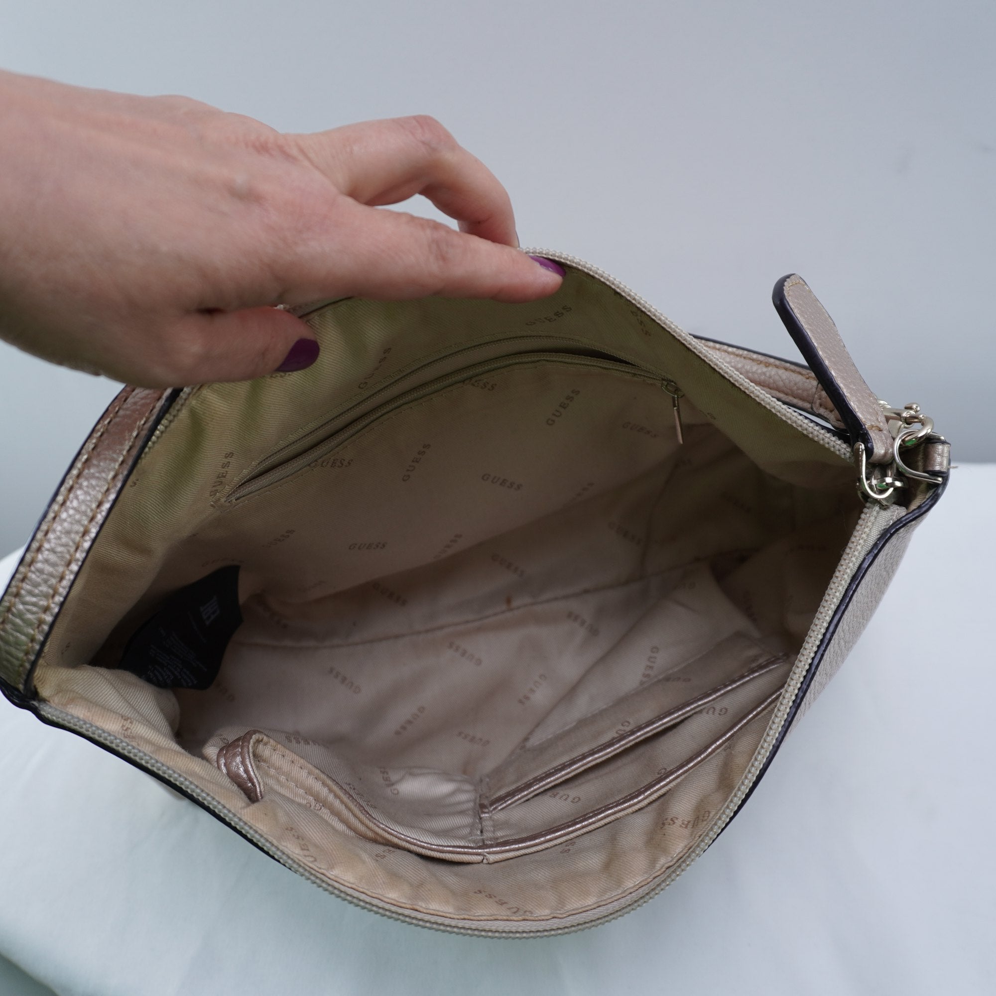 Bolso Baguette Guesstures para Mujer Usado - Rosa, Muy Buen Estado