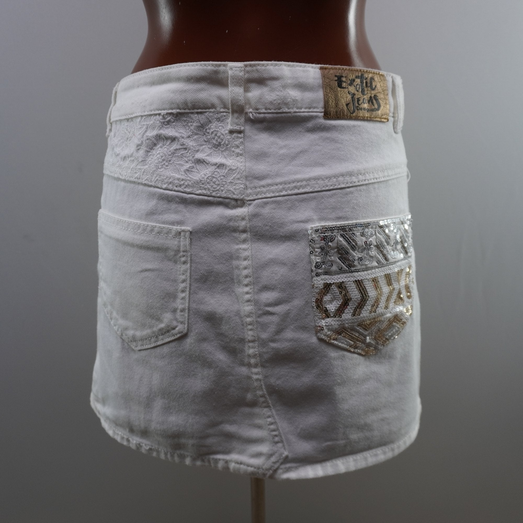 Falda Desigual para Mujer Usada - Blanca, M