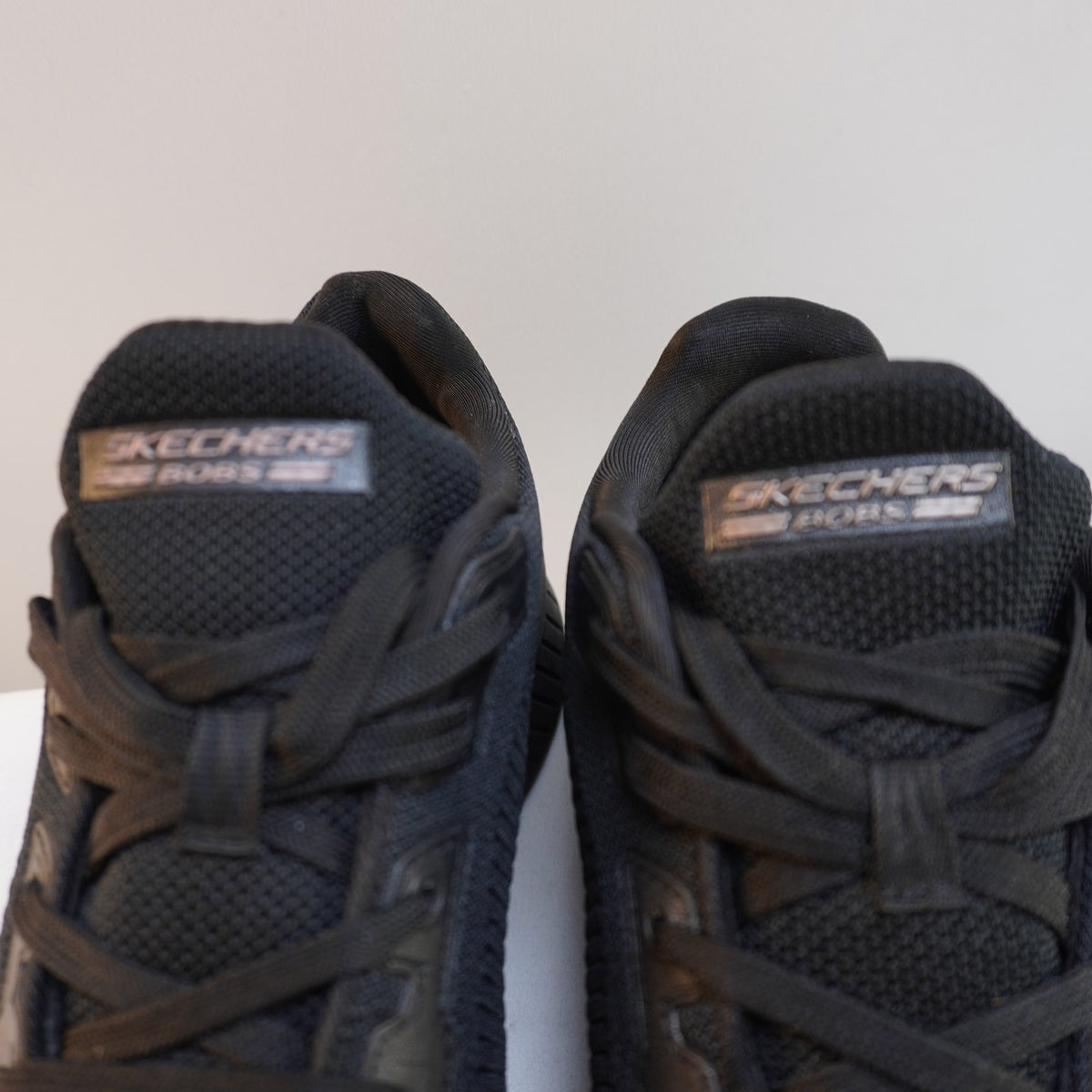 Zapatillas Skechers para Mujer Usadas - Negro, 38.5