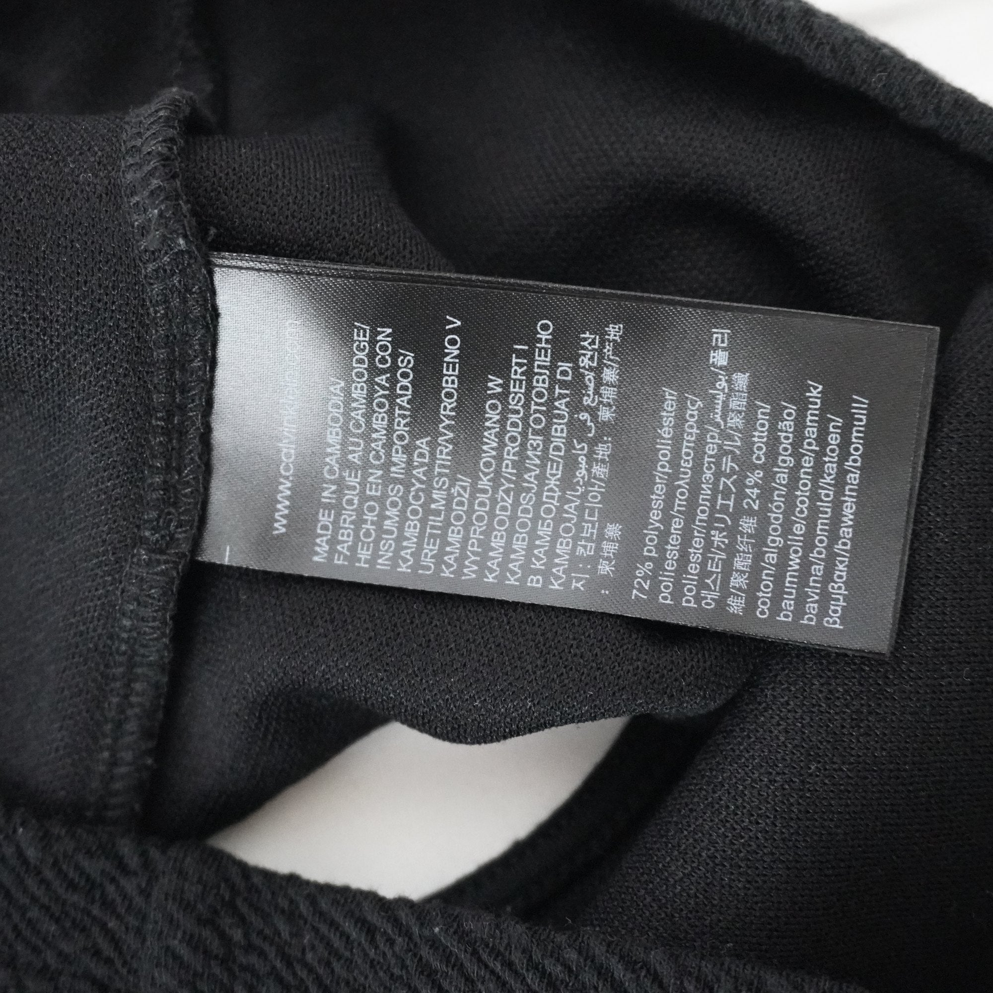 Camiseta Sin Mangas Calvin Klein para Mujer - Negra, M, Usada en Muy Buen Estado