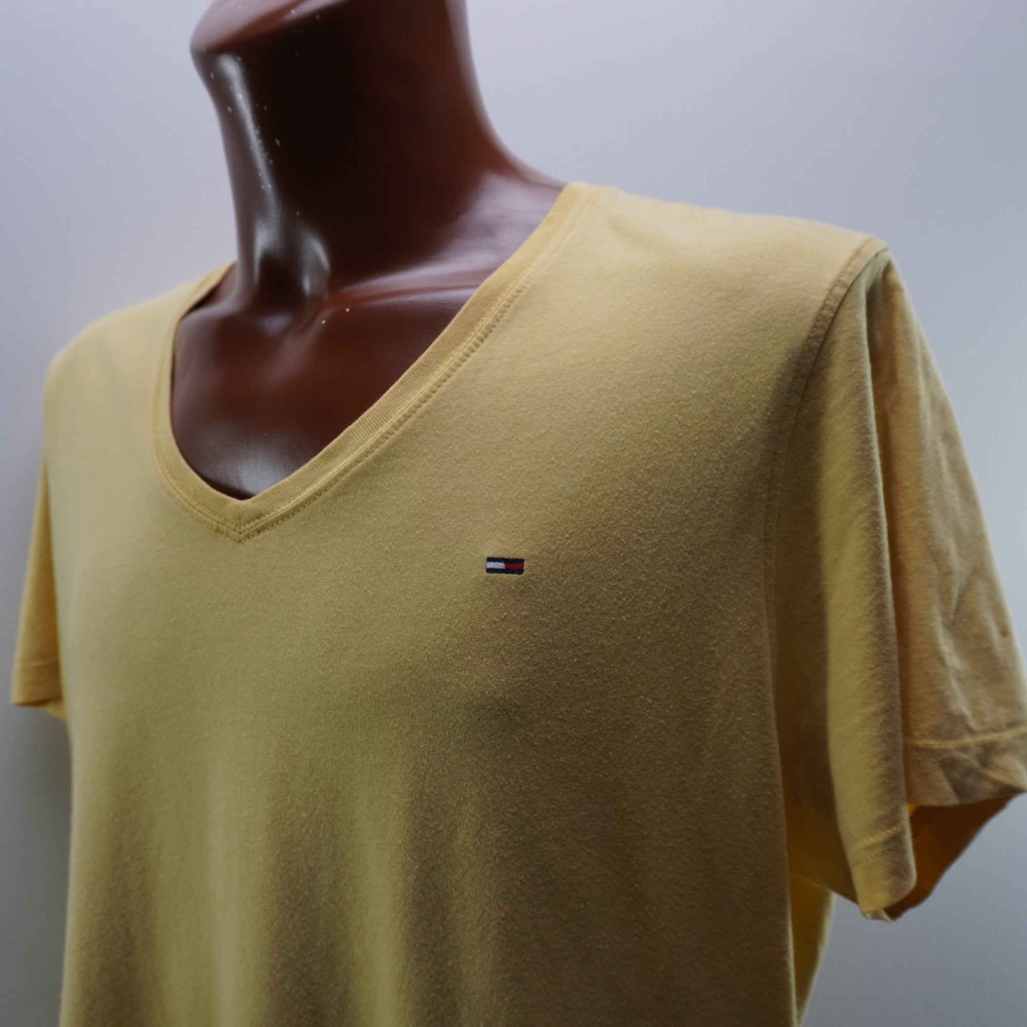 Camiseta de Manga Corta Tommy Hilfiger para Hombre Usada - Amarillo, XXL