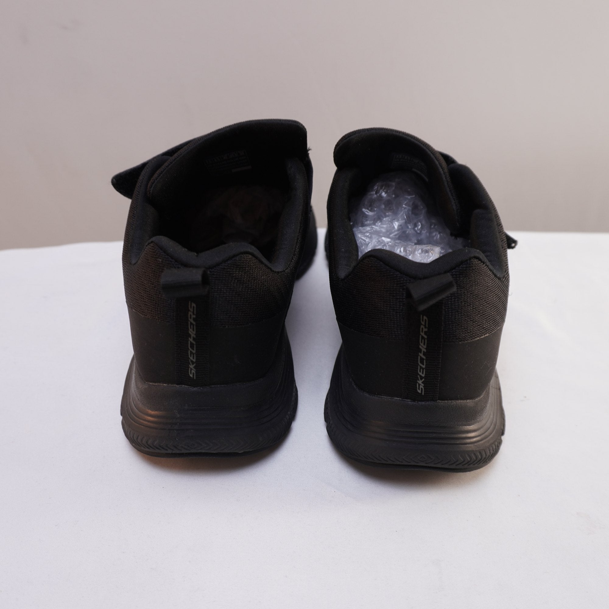 Zapatillas Skechers para Mujer Usadas - Negro, 40
