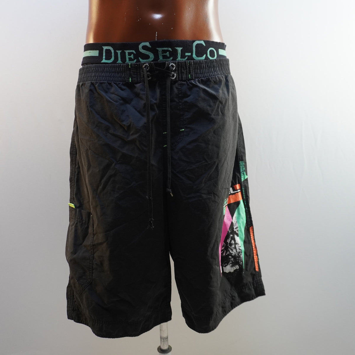 Bermudas Diesel para Hombre Usadas - Negros, L