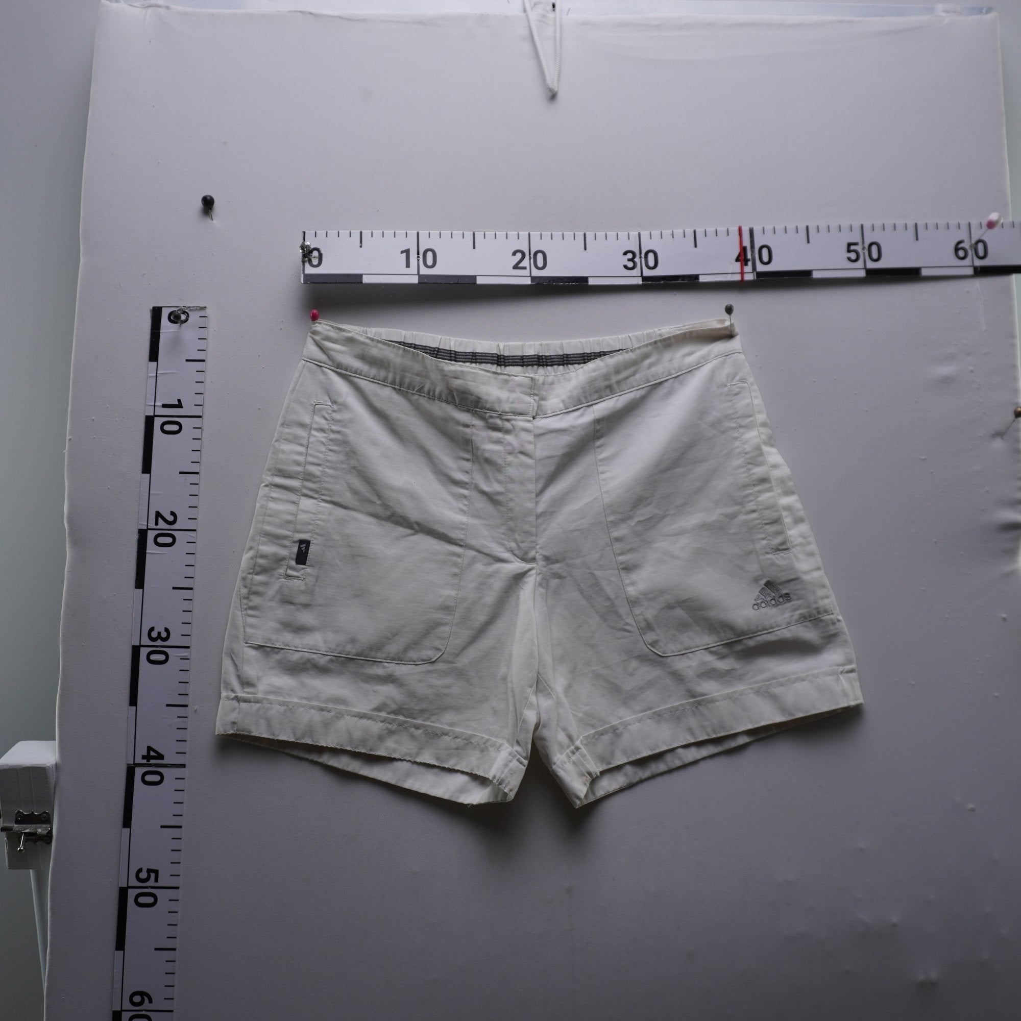 Bermudas Adidas para Mujer Usadas - Blancas, L
