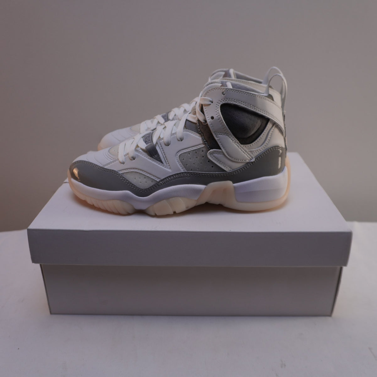 Zapatillas Jordan para Hombre Usadas - Blancas, Talla 38