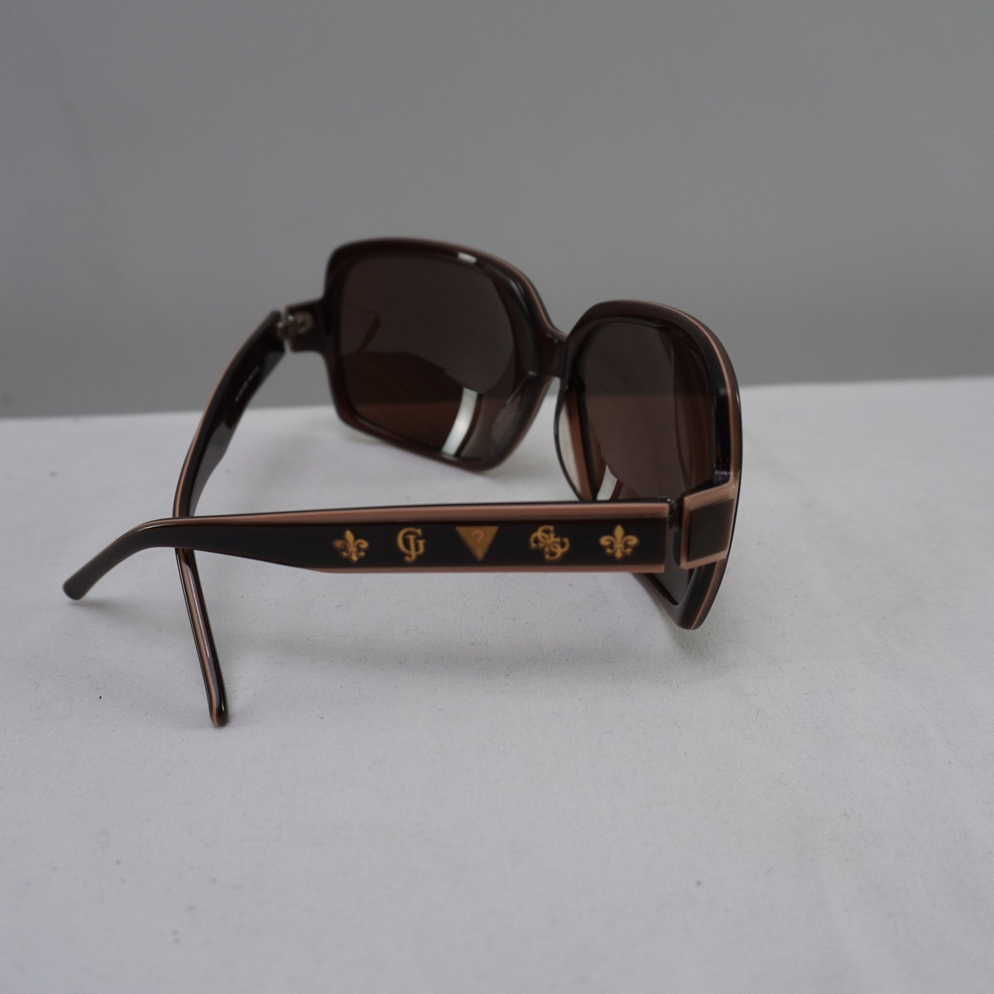 Gafas de sol Guess para Mujer - Marrón, Usadas en Muy Buen Estado