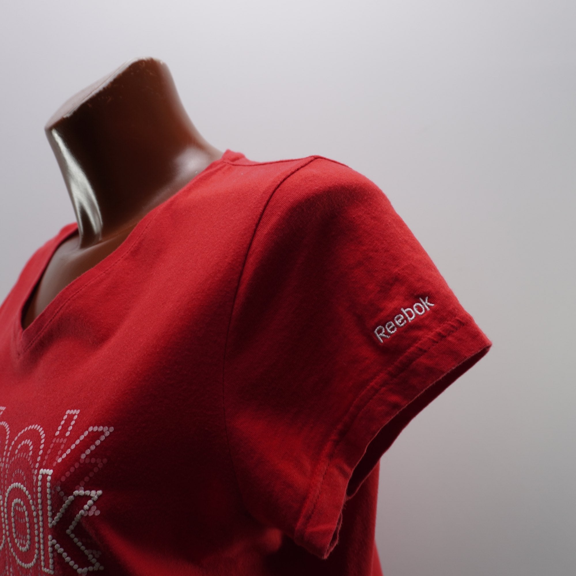Camiseta de Manga Corta Reebok para Mujer - Roja, XL, Usada en Muy Buen Estado