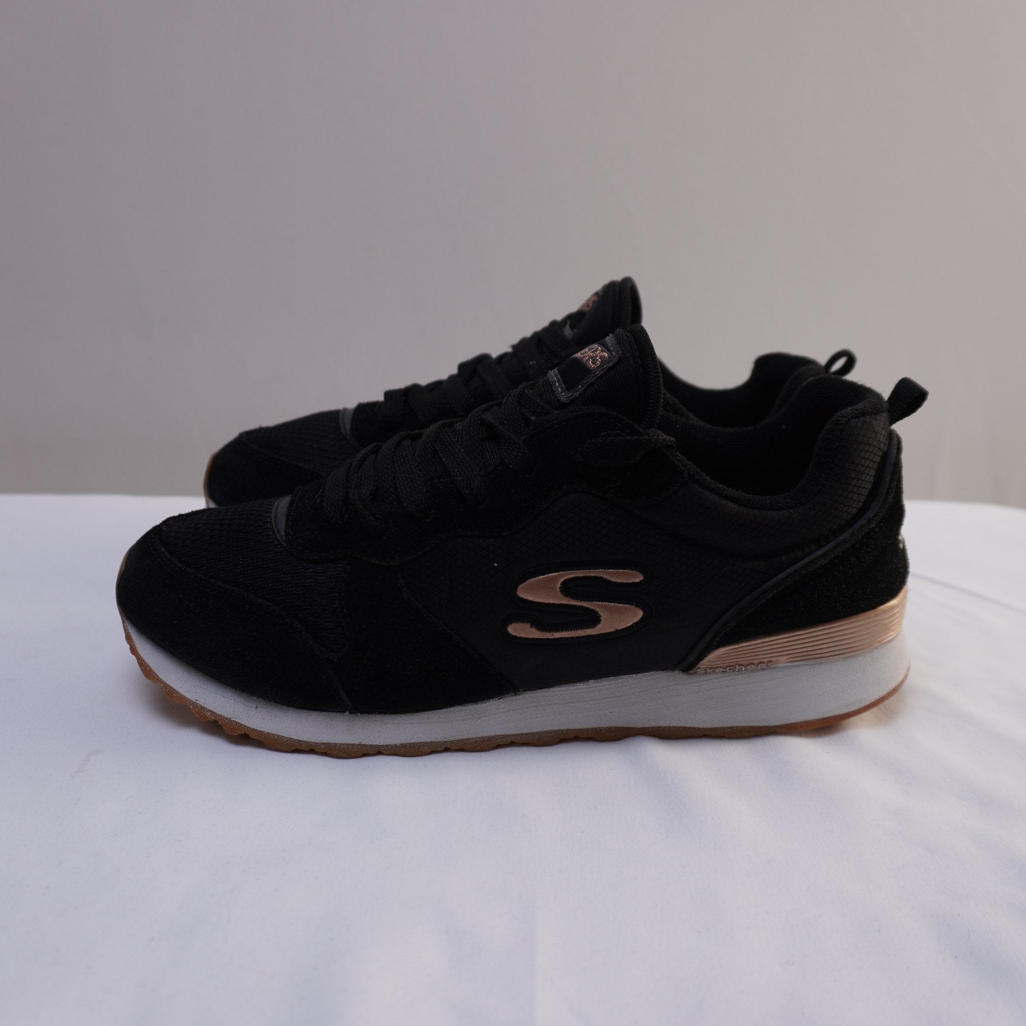 Zapatillas Skechers para Mujer Usadas - Negro, 39