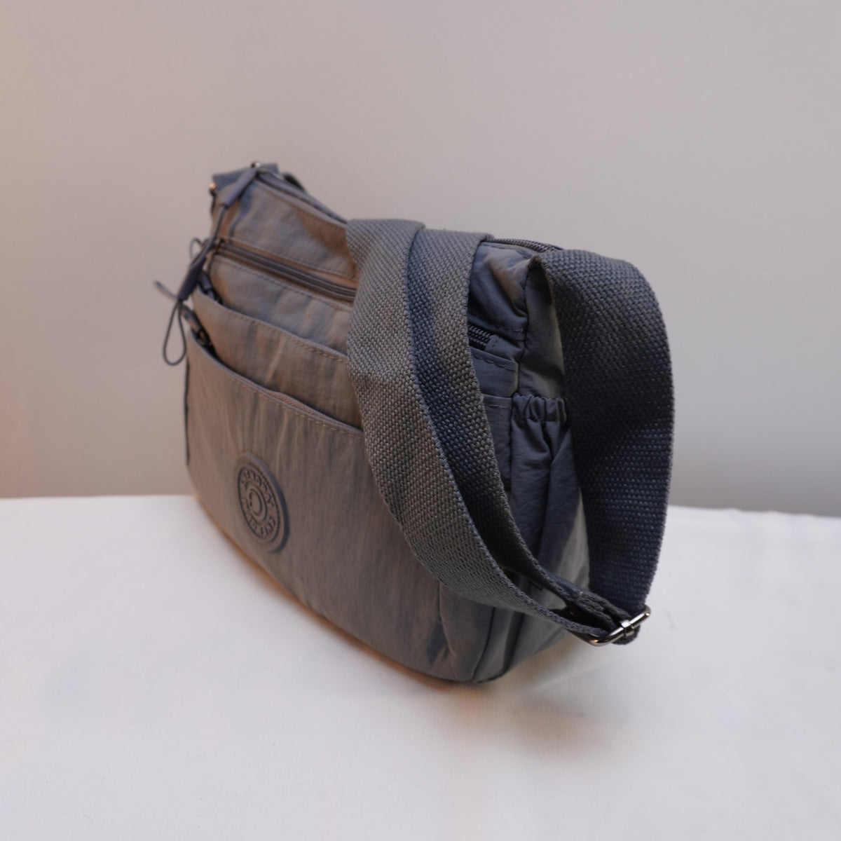 Bolso Baguette Italian Style para Mujer Usado - Gris