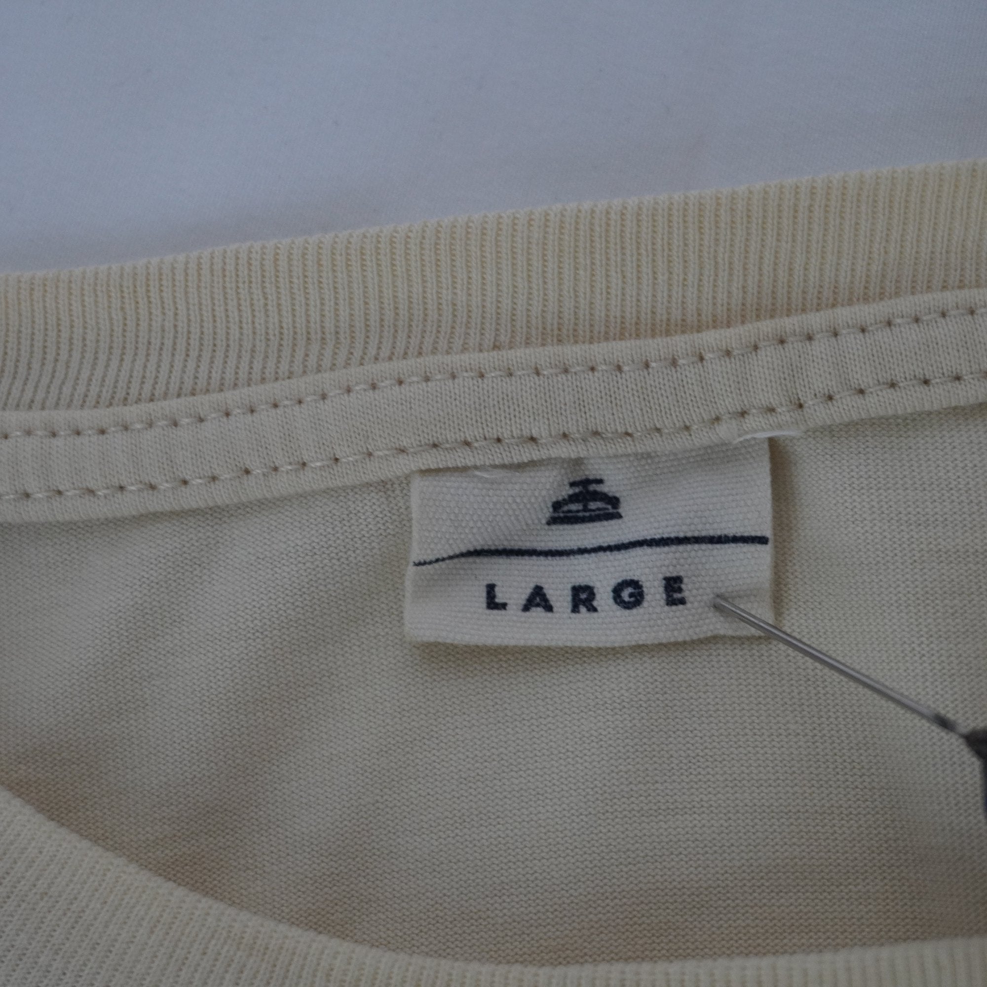Camiseta de Manga Corta Typographia para Hombre Usada - Beige, L