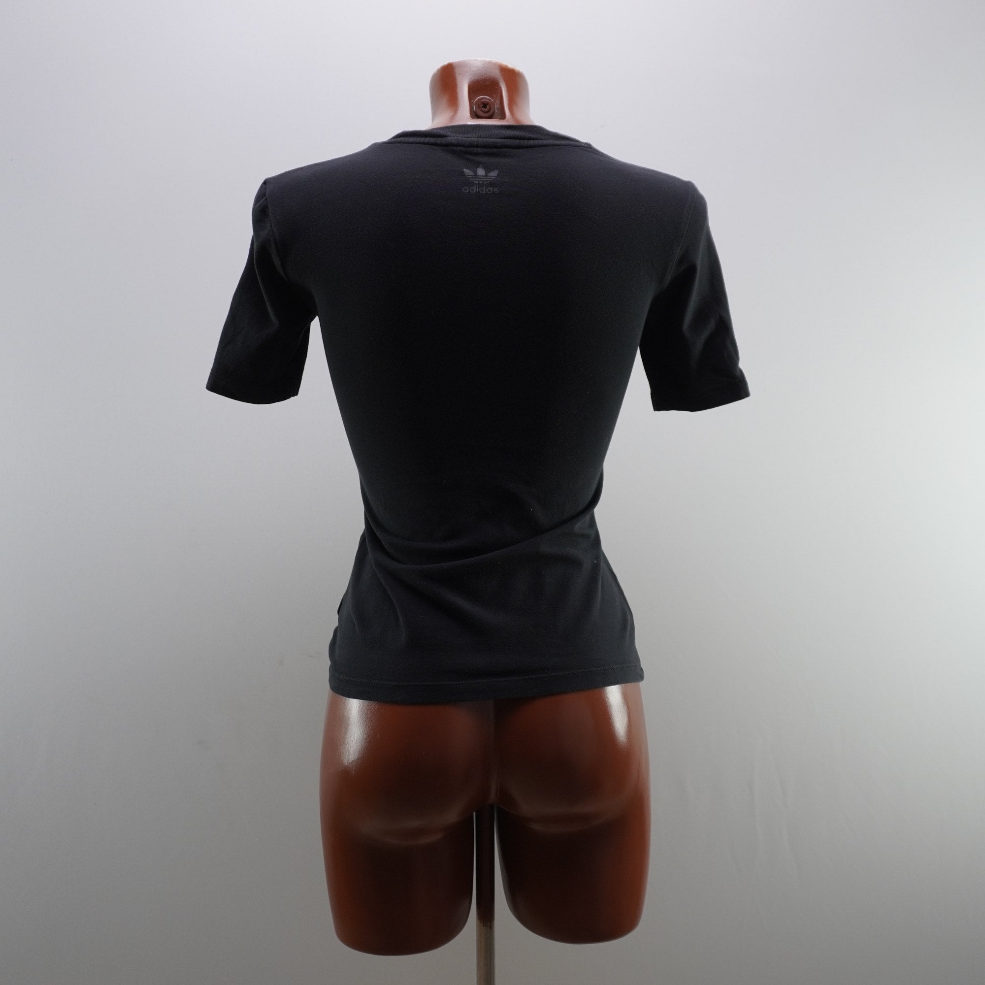 Camiseta de Manga Corta Adidas para Mujer - Negro, Talla 36, Usada en Muy Buen Estado