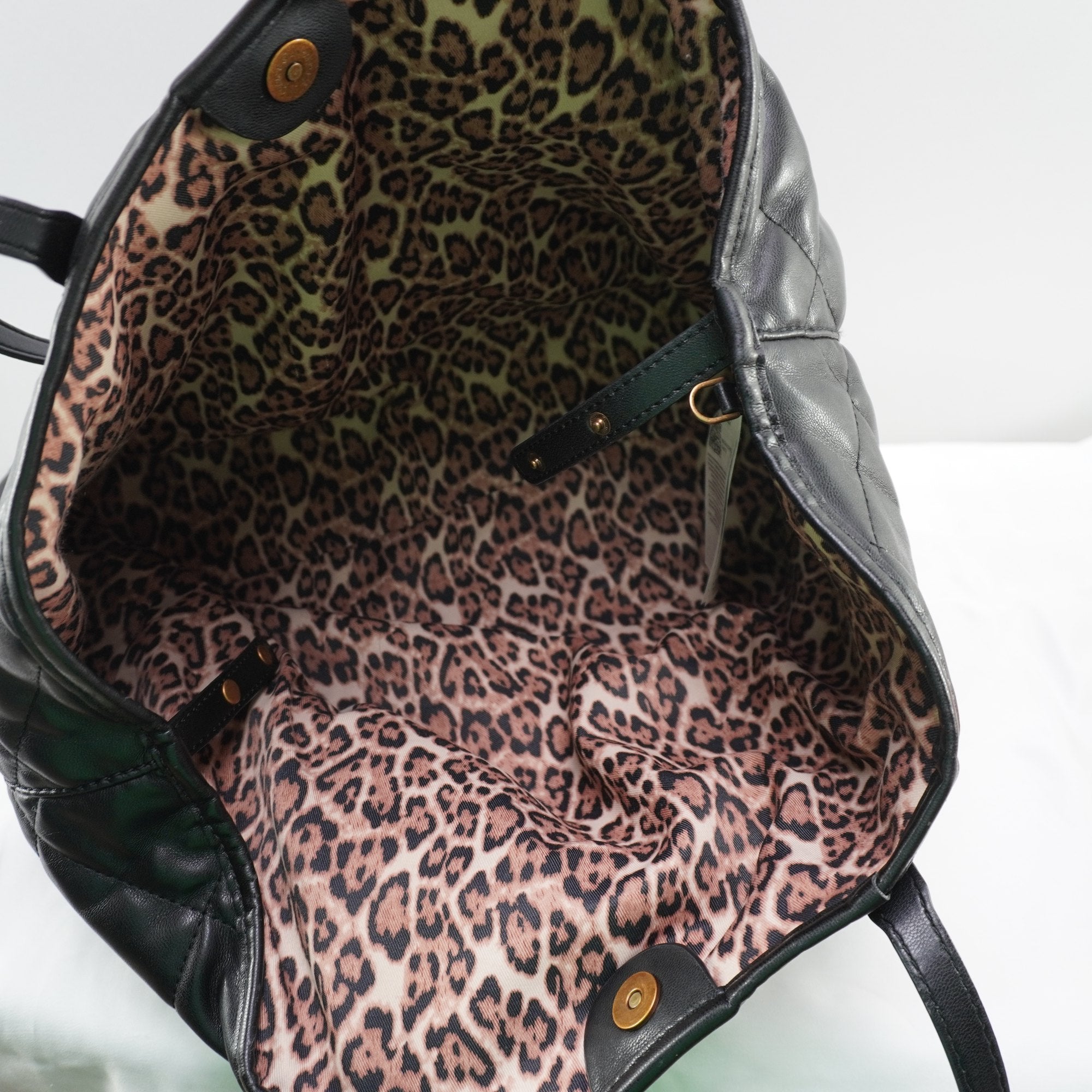Bolso Baguette Guess para Mujer en Negro - Usado en Muy Buen Estado