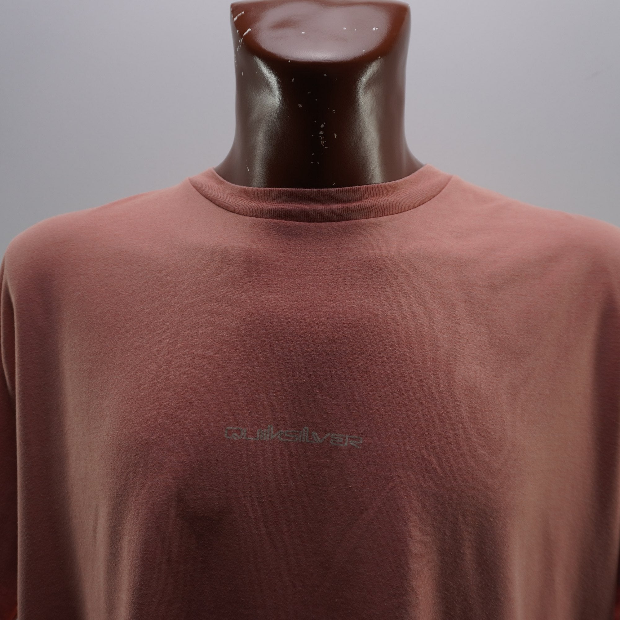 Camiseta de Manga Corta Quiksilver para Hombre Usada - Coral, XL