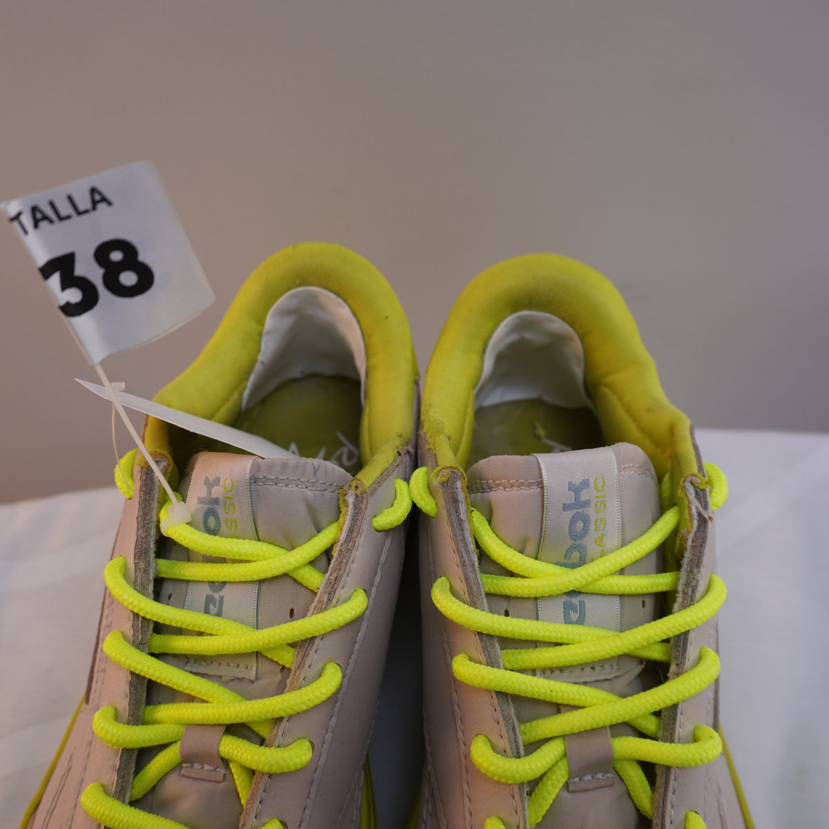 Zapatillas Reebok para Mujer Usadas - Beige, Talla 38