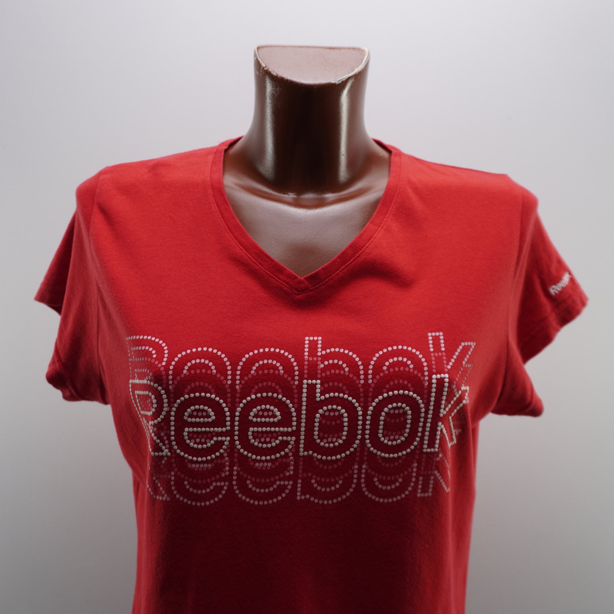 Camiseta de Manga Corta Reebok para Mujer - Roja, XL, Usada en Muy Buen Estado