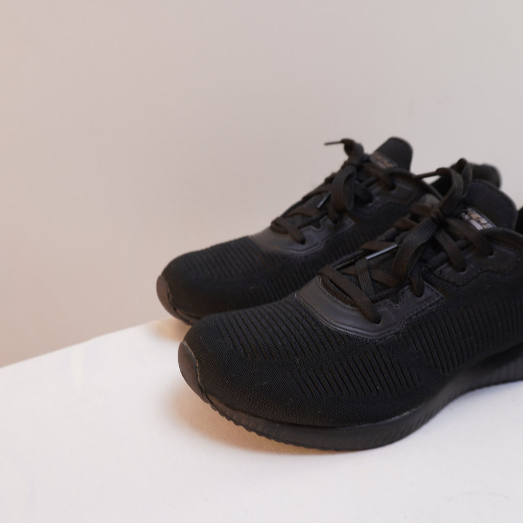 Zapatillas Skechers para Mujer Usadas - Negros, Talla 38
