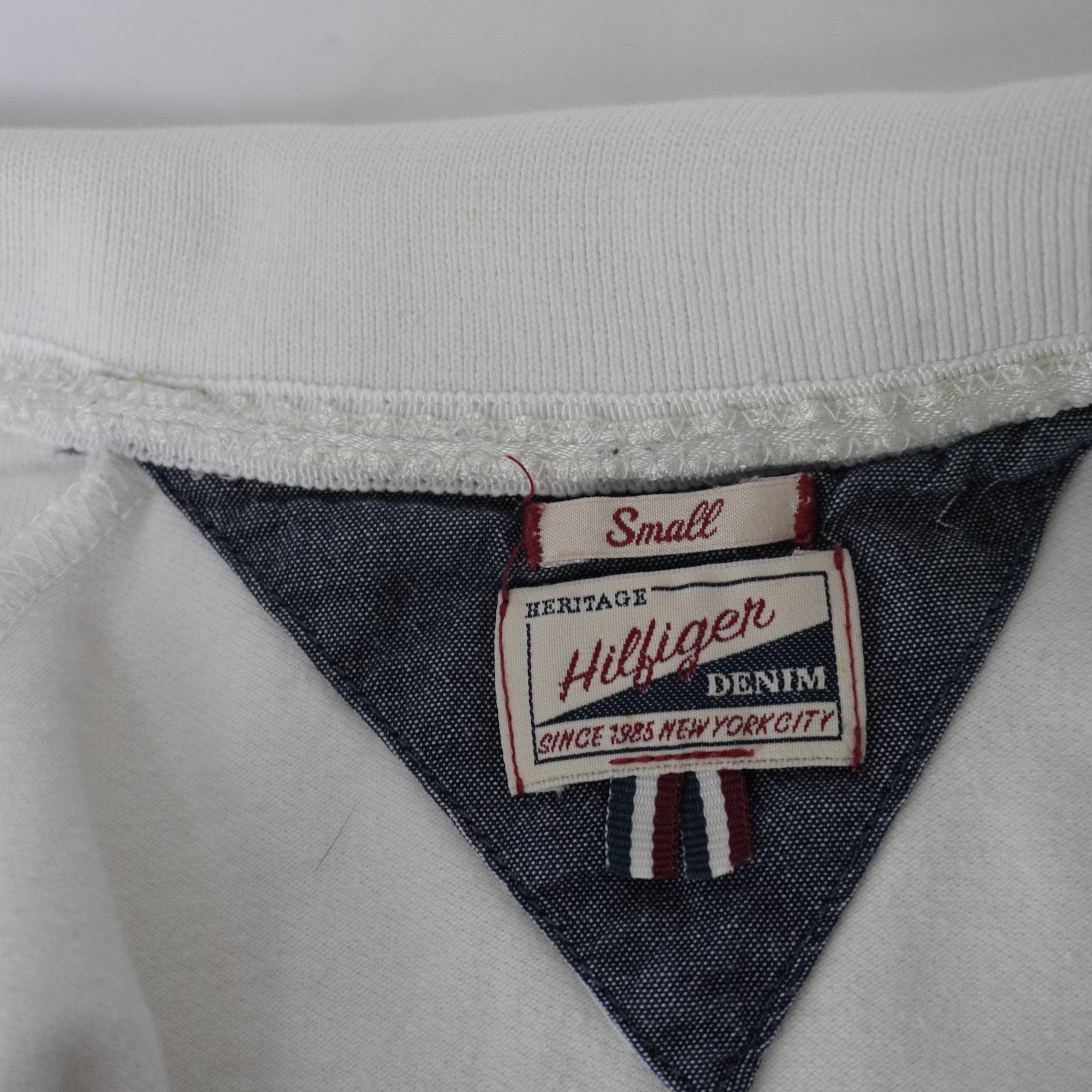 Camiseta de Manga Corta Tommy Hilfiger para Mujer Usada - Blanco, S