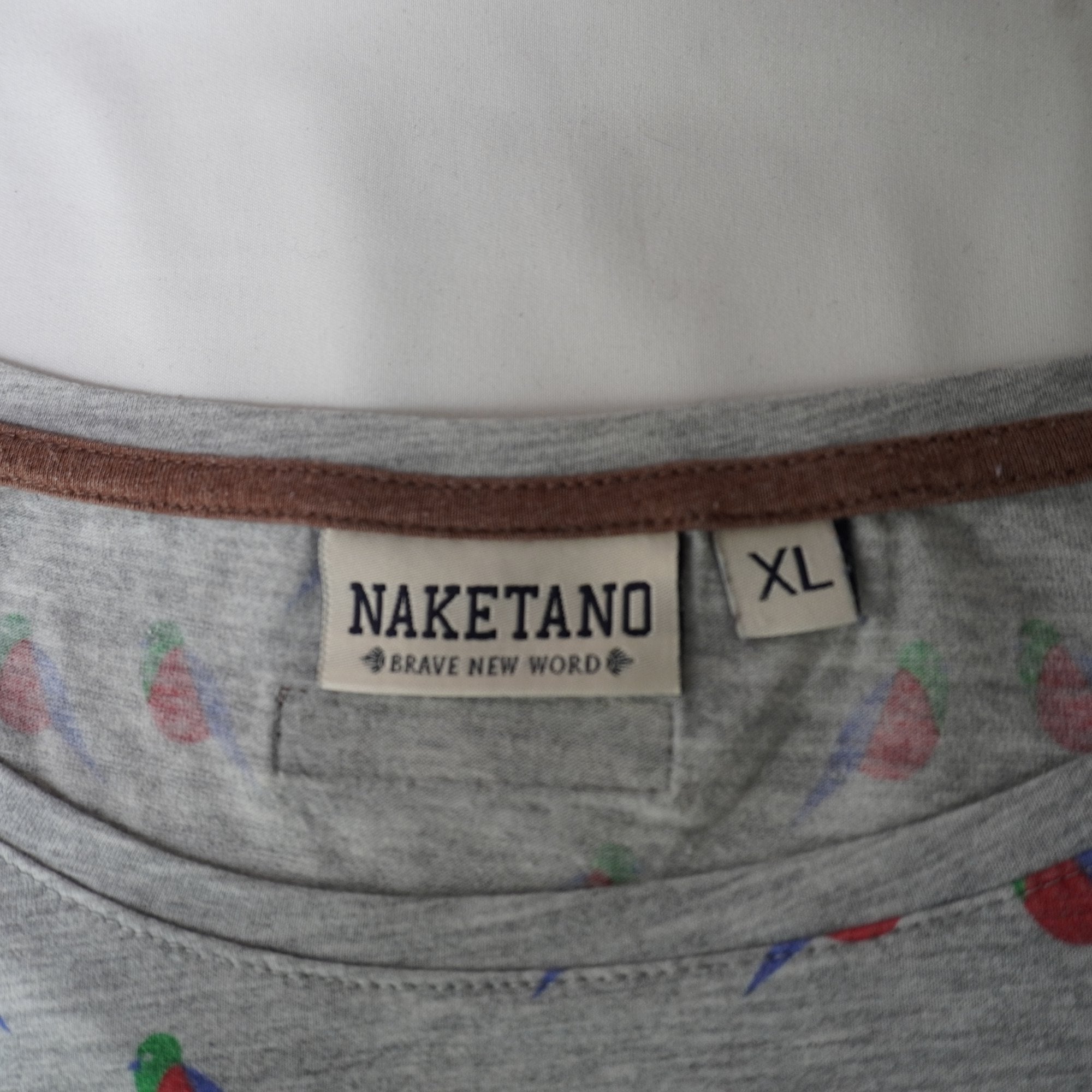 Camiseta de Manga Corta Naketano para Mujer Usada - Gris, XL