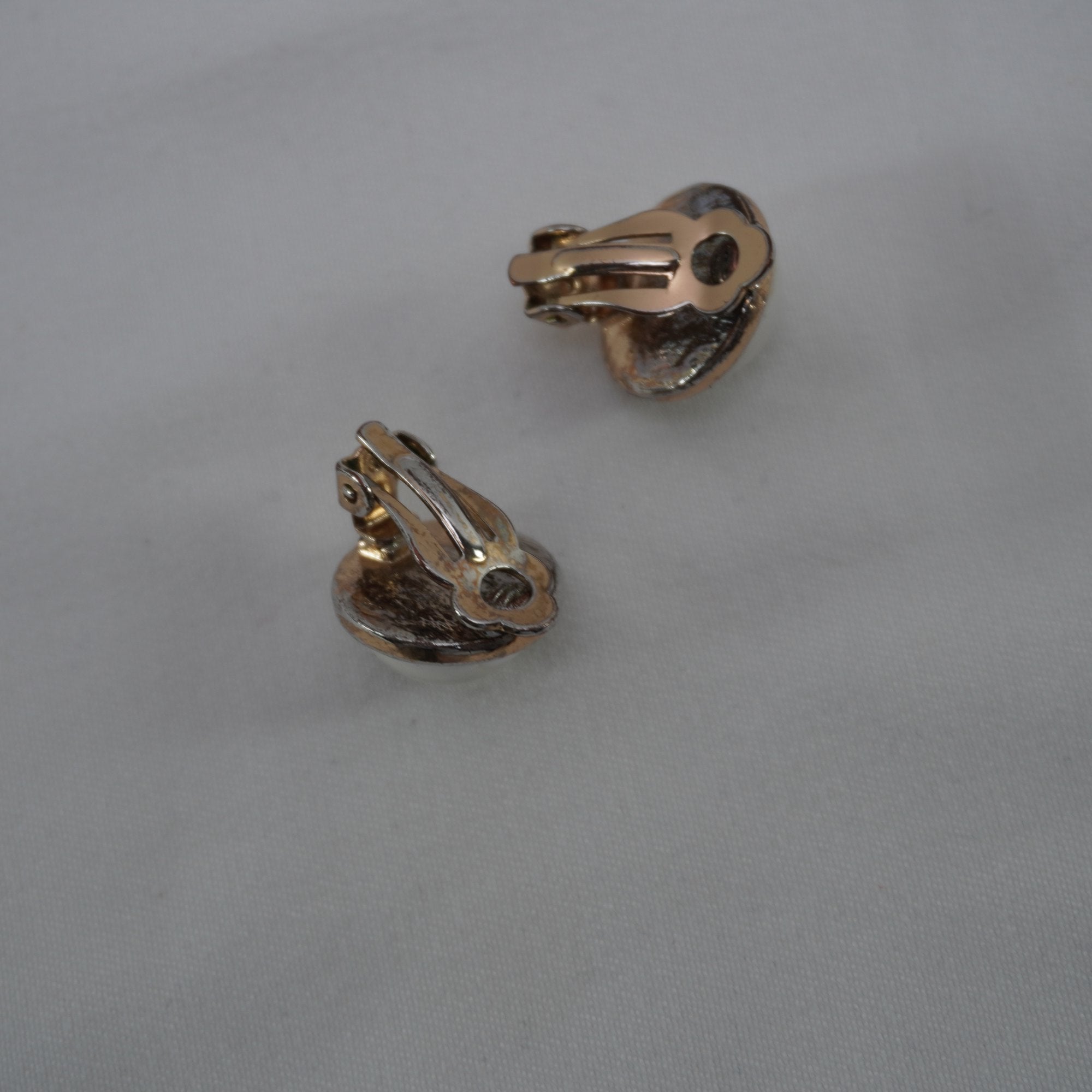 Pulsera de Goma Blanca para Mujer Usada - Satisfactoria