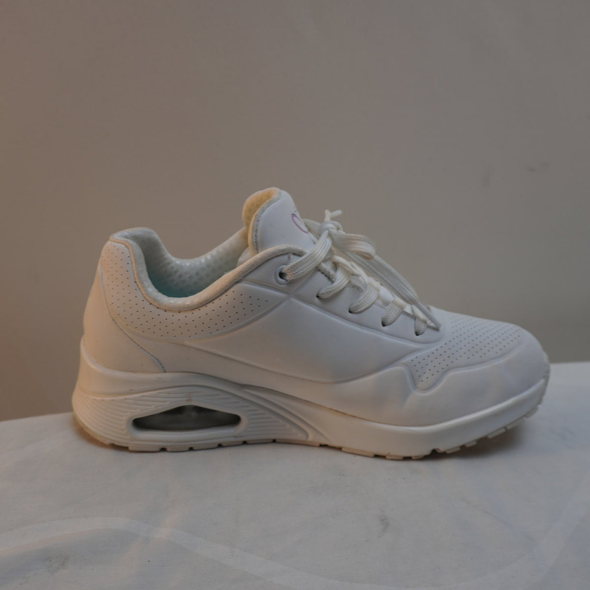 Zapatillas Skechers para Mujer Usadas - Blancas, Talla 39