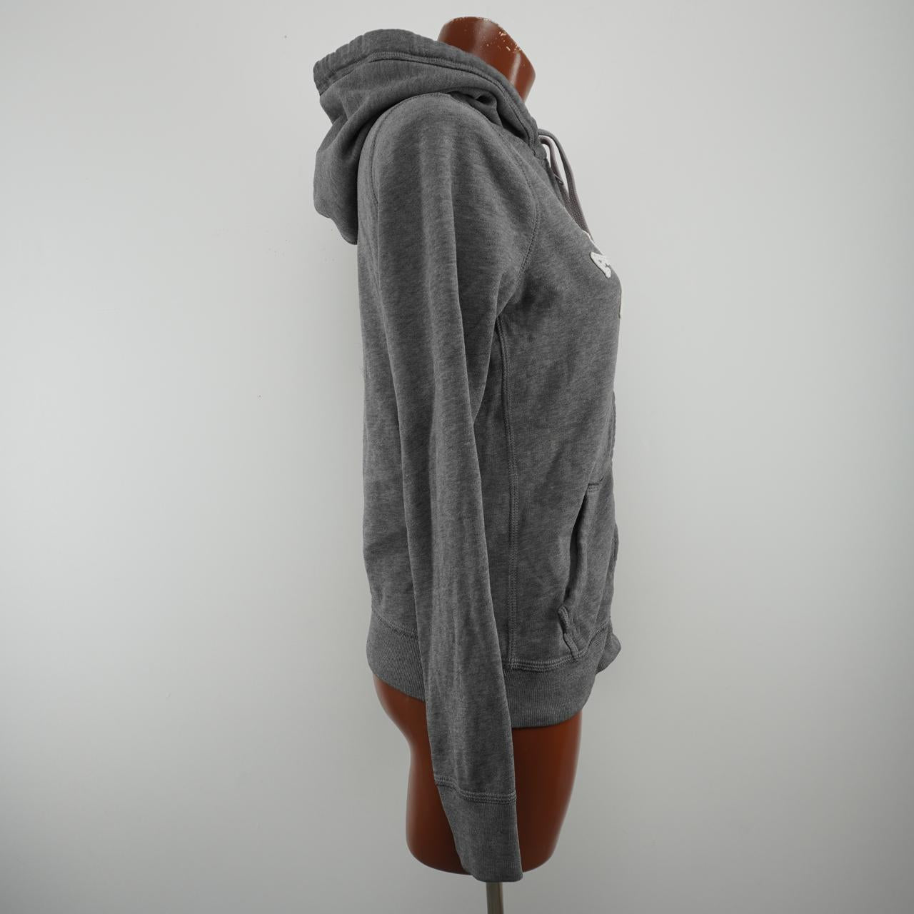 Sudadera con capucha para mujer Abercrombie &amp; Fitch. Gris. Talla L. Usada. En buen estado.