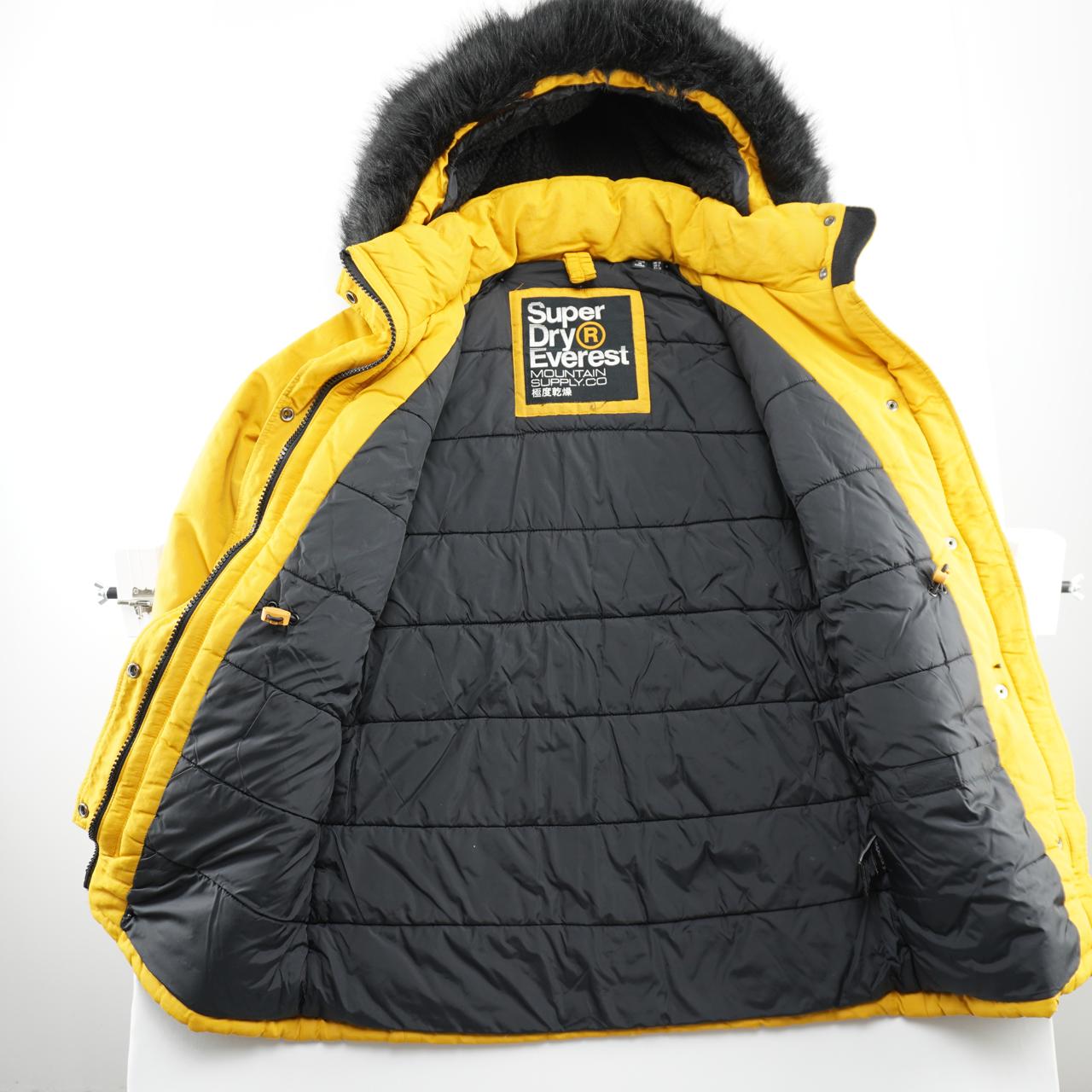 Parka de mujer Superdry. Amarillo. M. Usado. Bien