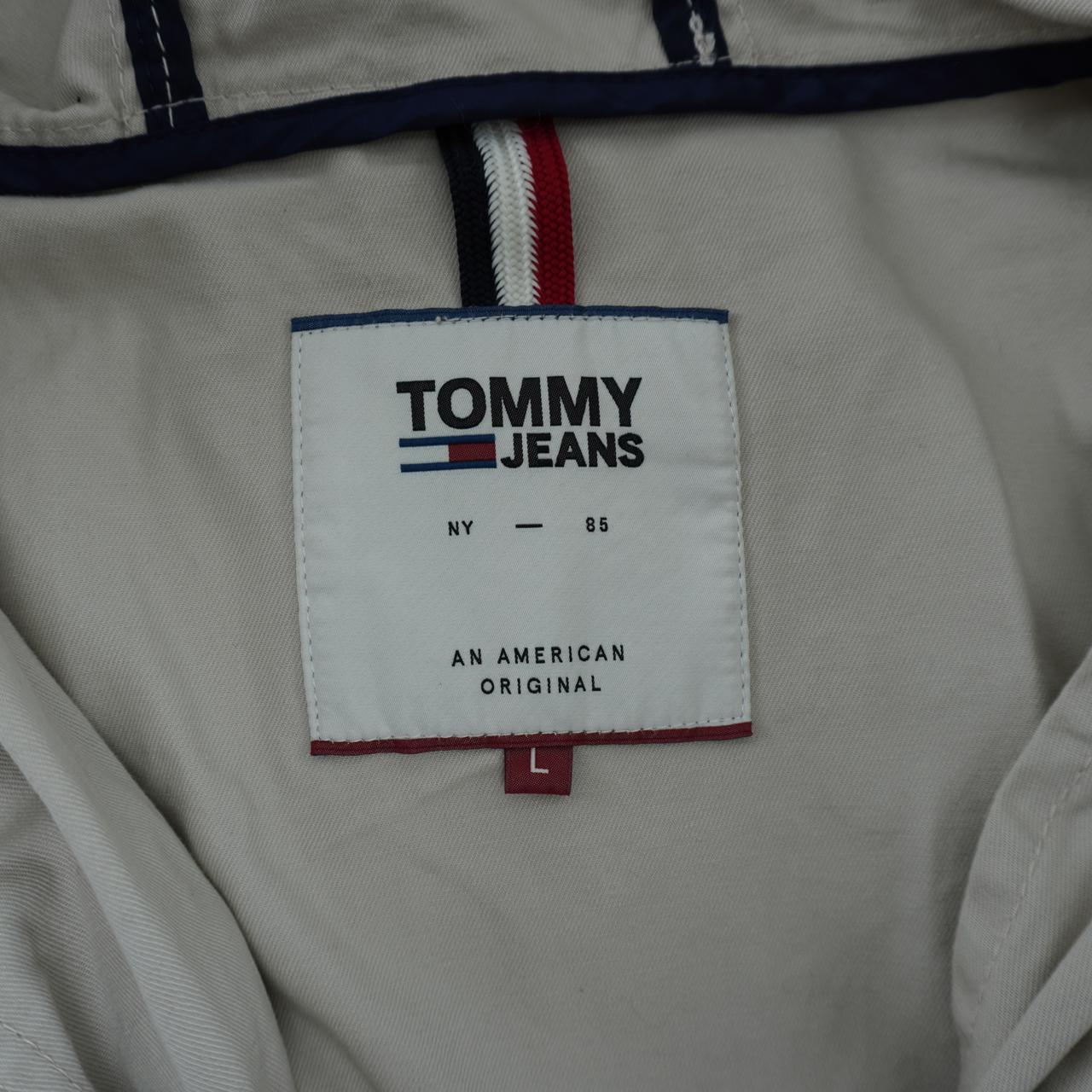 Parka Tommy Hilfiger para mujer. Gris. Talla L. Usada. Buena calidad