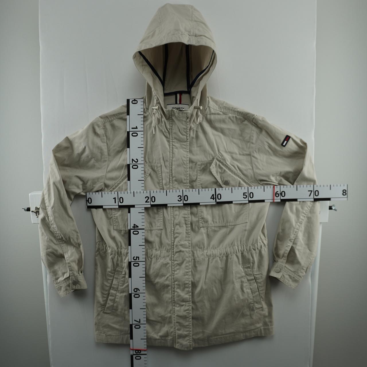 Parka Tommy Hilfiger para mujer. Gris. Talla L. Usada. Buena calidad