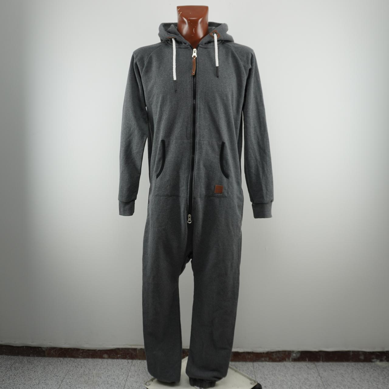 Sudaderas y pantalones de una pieza para hombre Amaci &amp; sans. Gris. Talla L. Usado. Buen estado