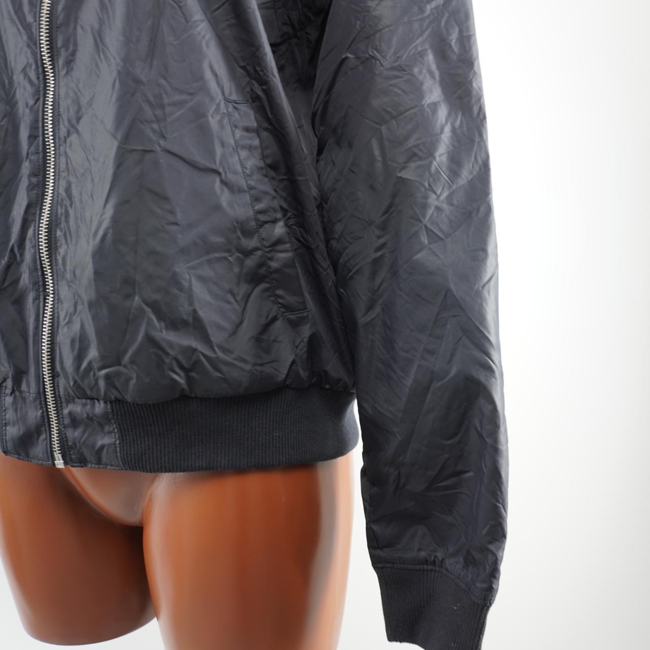 Chaqueta de mujer Victorias Secret. Negra. M. Usada. Muy buena