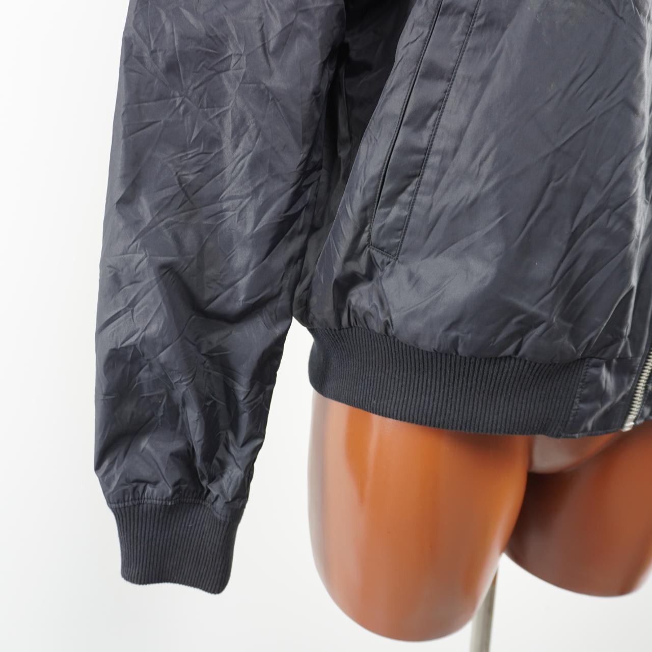 Chaqueta de mujer Victorias Secret. Negra. M. Usada. Muy buena