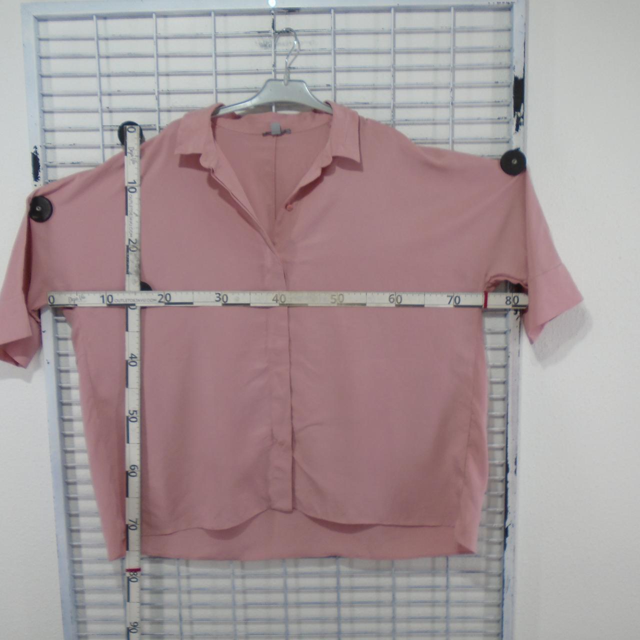 Camisa de mujer Cos. Rosa. M. Usada. Buena