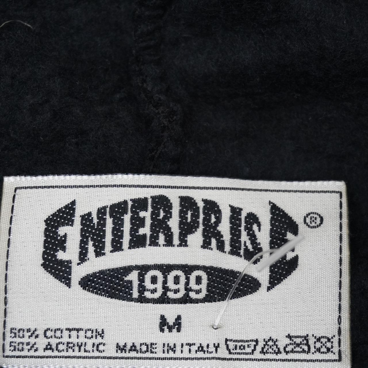 Sudadera con capucha para mujer Enterpris. Negra. M. Usada. Buena calidad